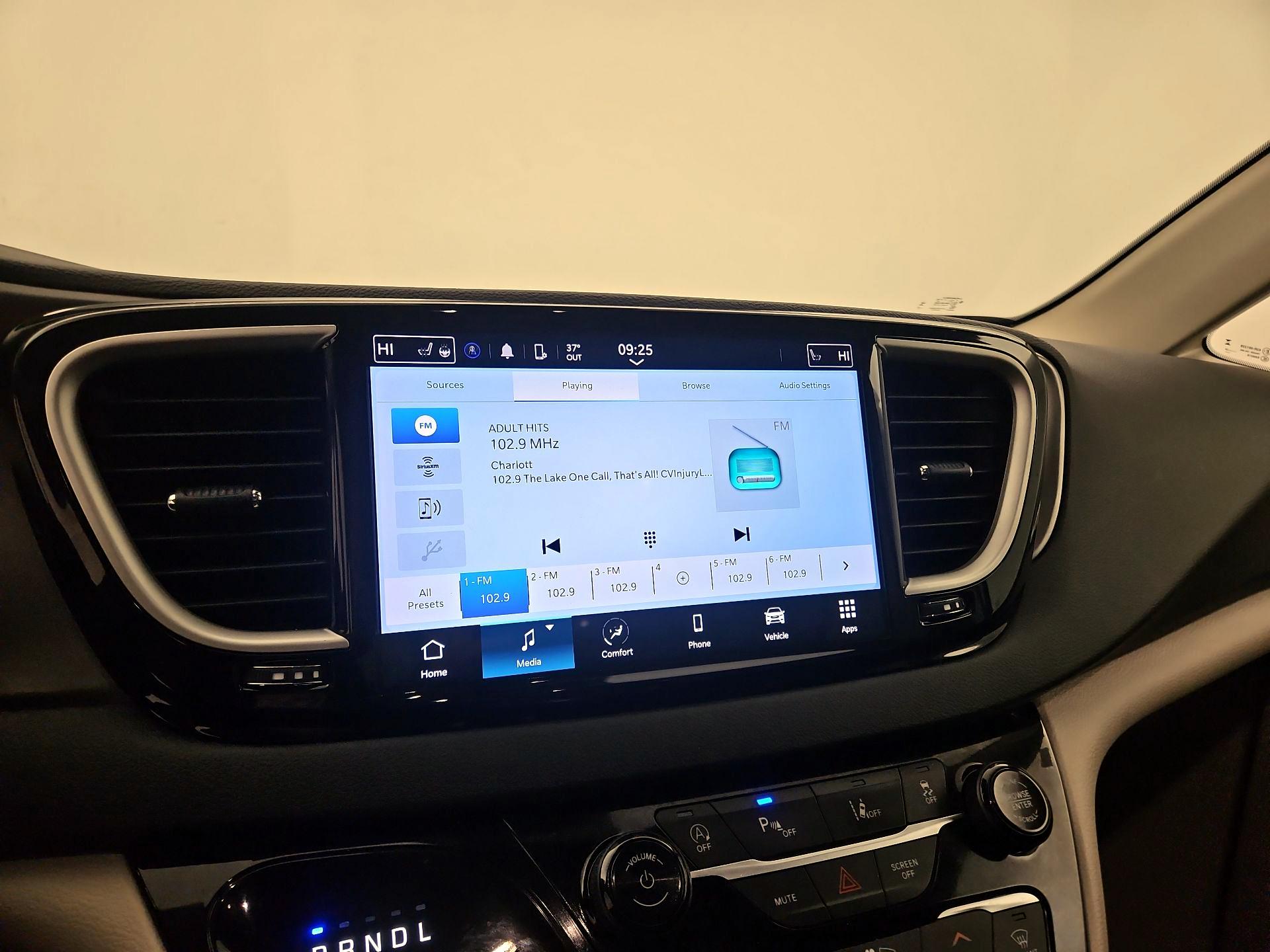 Thumbnail: 2024 Chrysler Pacifica - 15