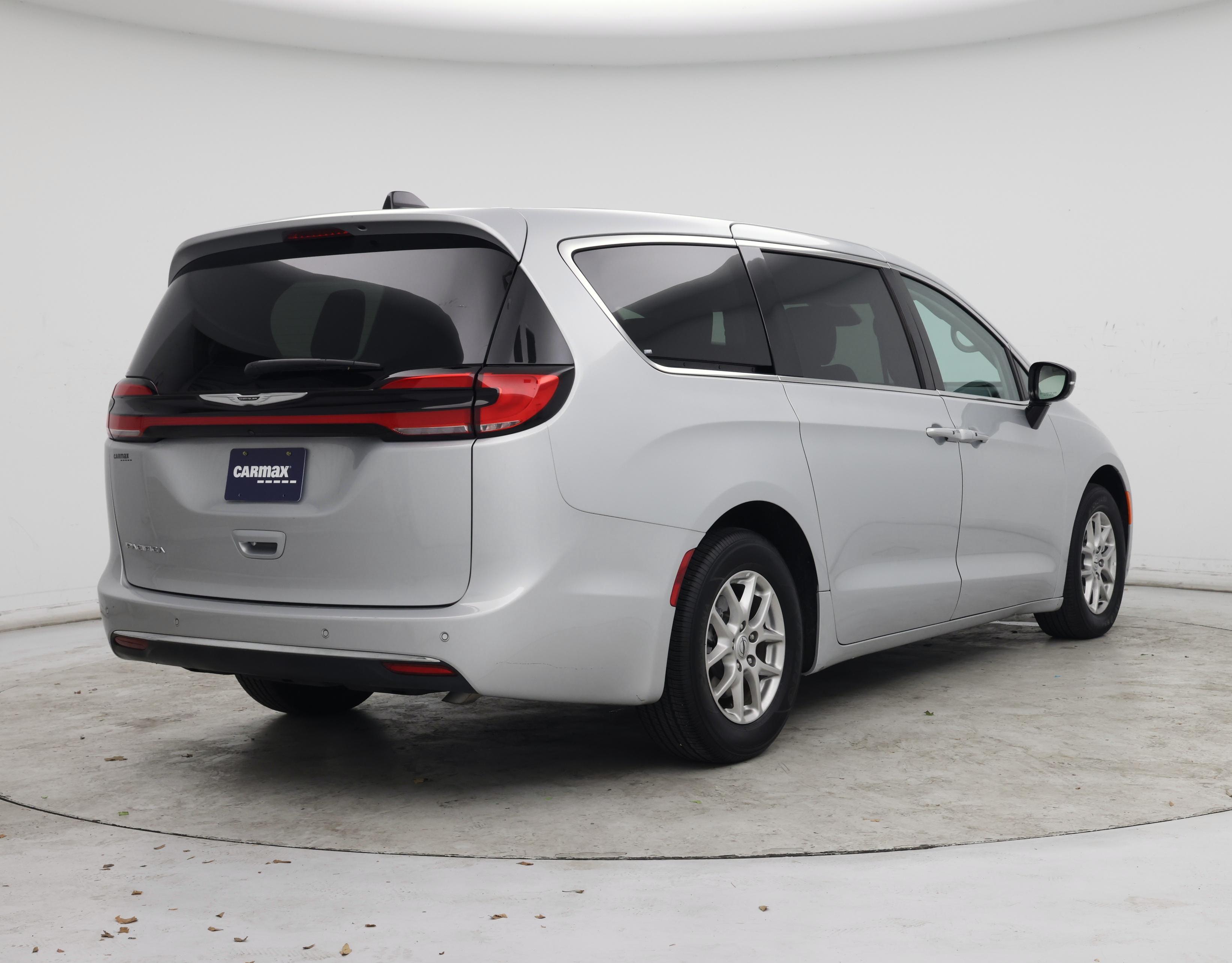 Thumbnail: 2024 Chrysler Pacifica - 8