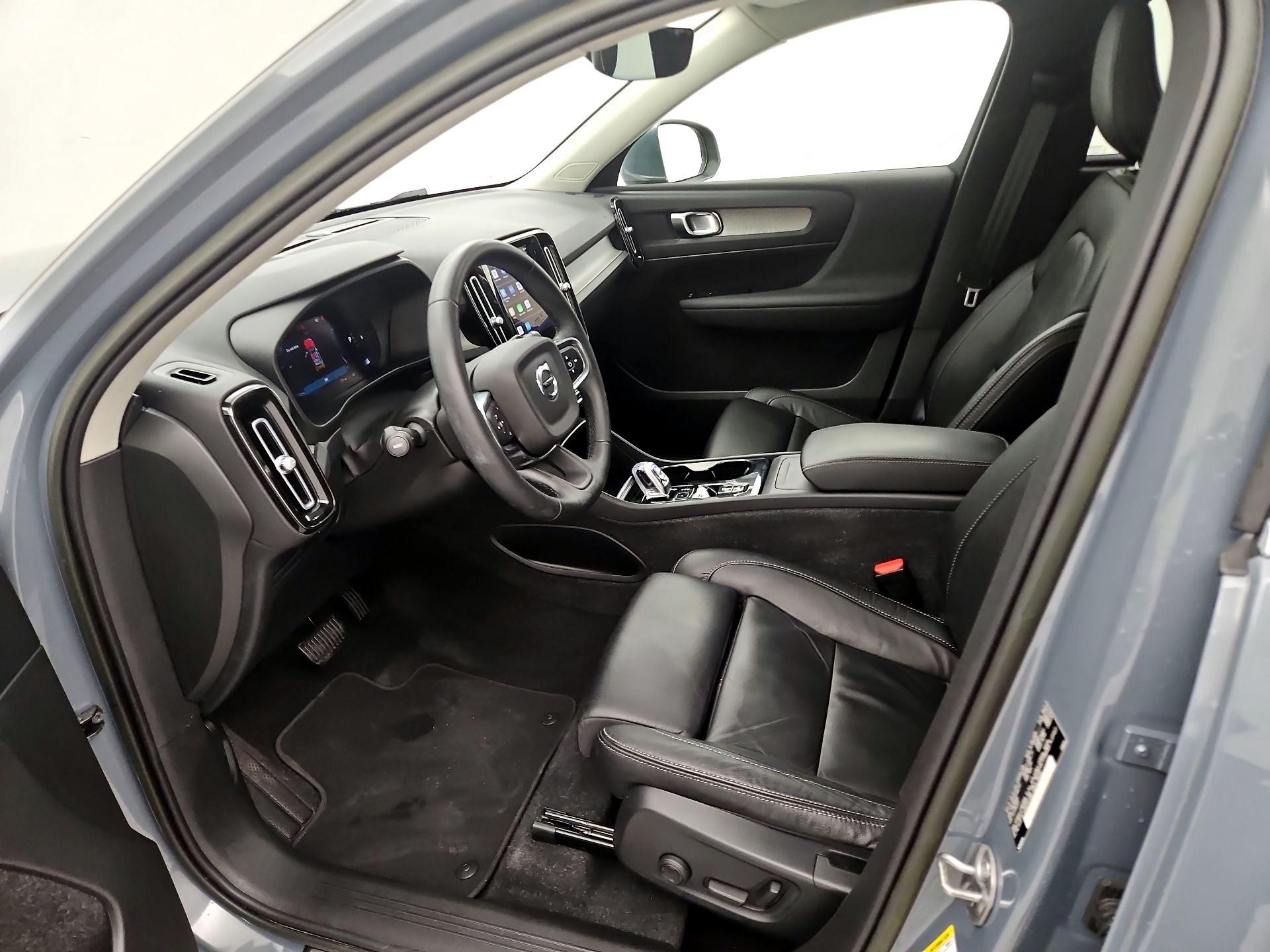 Thumbnail: 2023 Volvo XC40 - 11