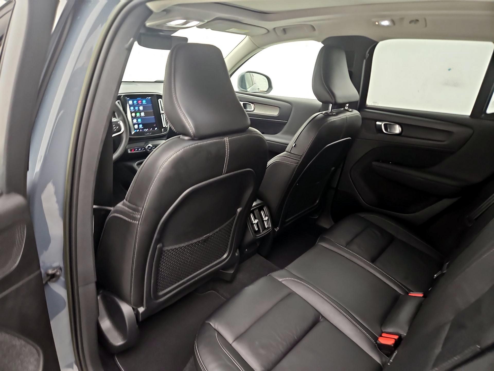 Thumbnail: 2023 Volvo XC40 - 19