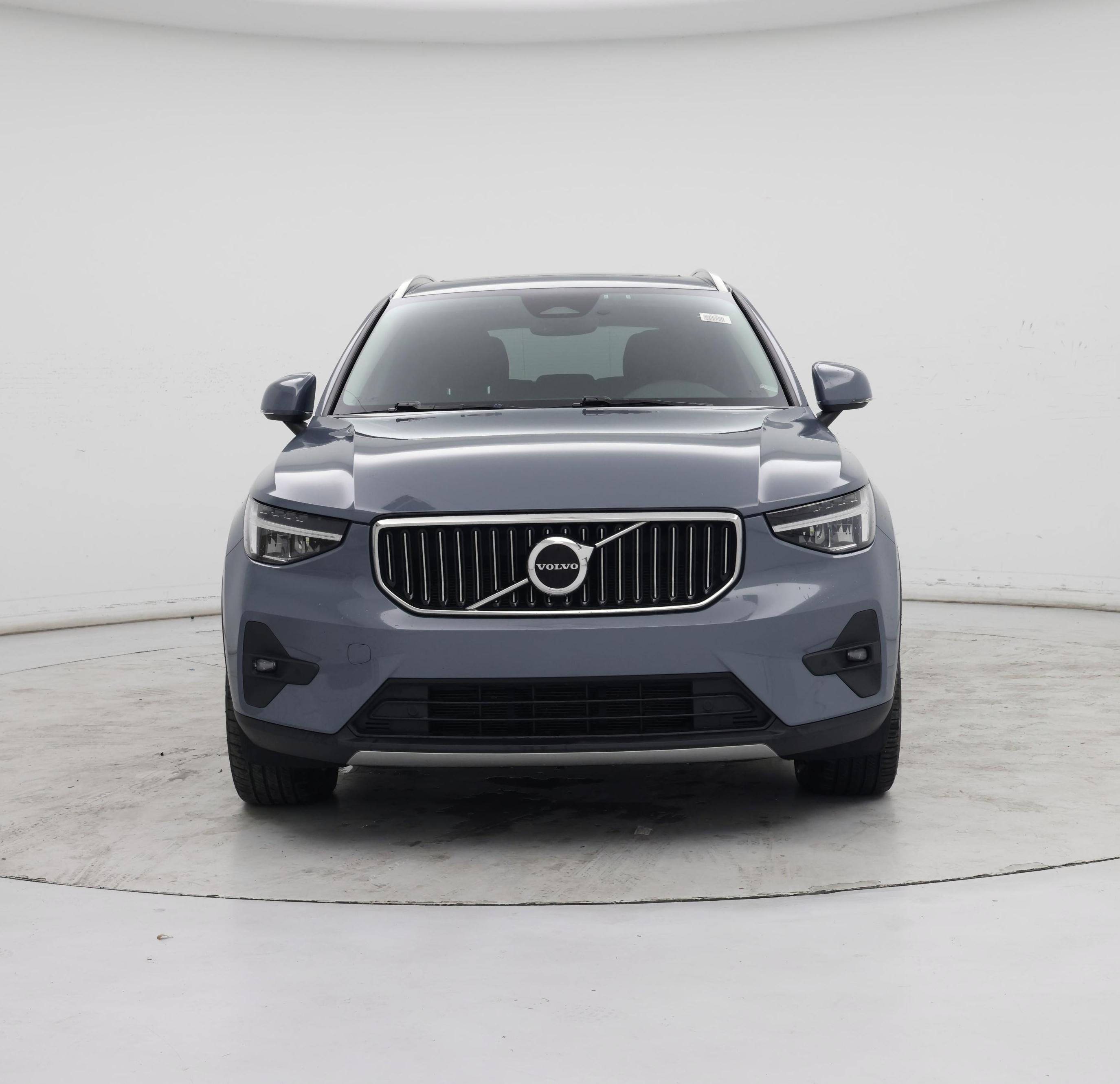 Thumbnail: 2023 Volvo XC40 - 5
