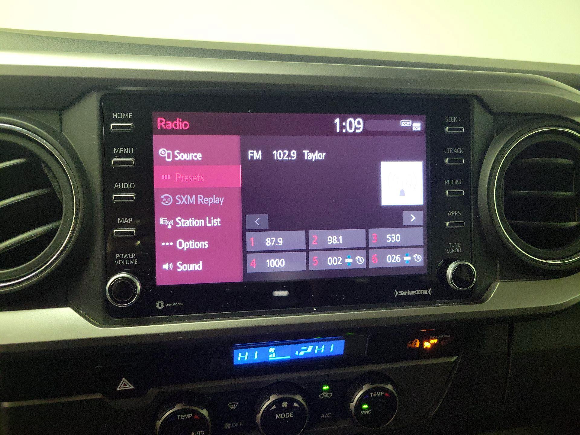 Thumbnail: 2022 Toyota Tacoma - 15