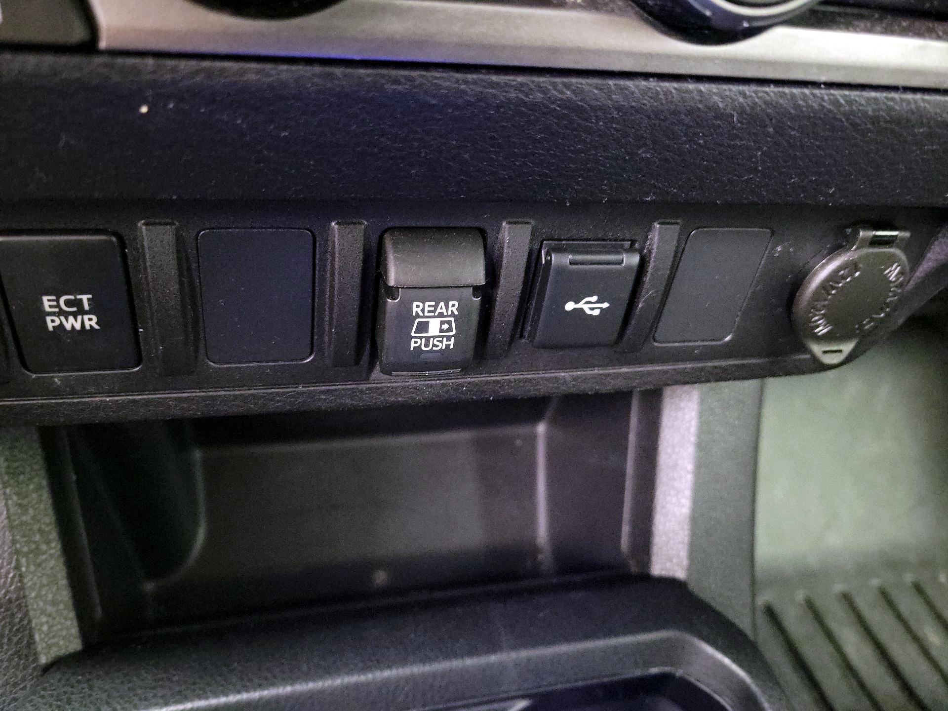 Thumbnail: 2022 Toyota Tacoma - 18