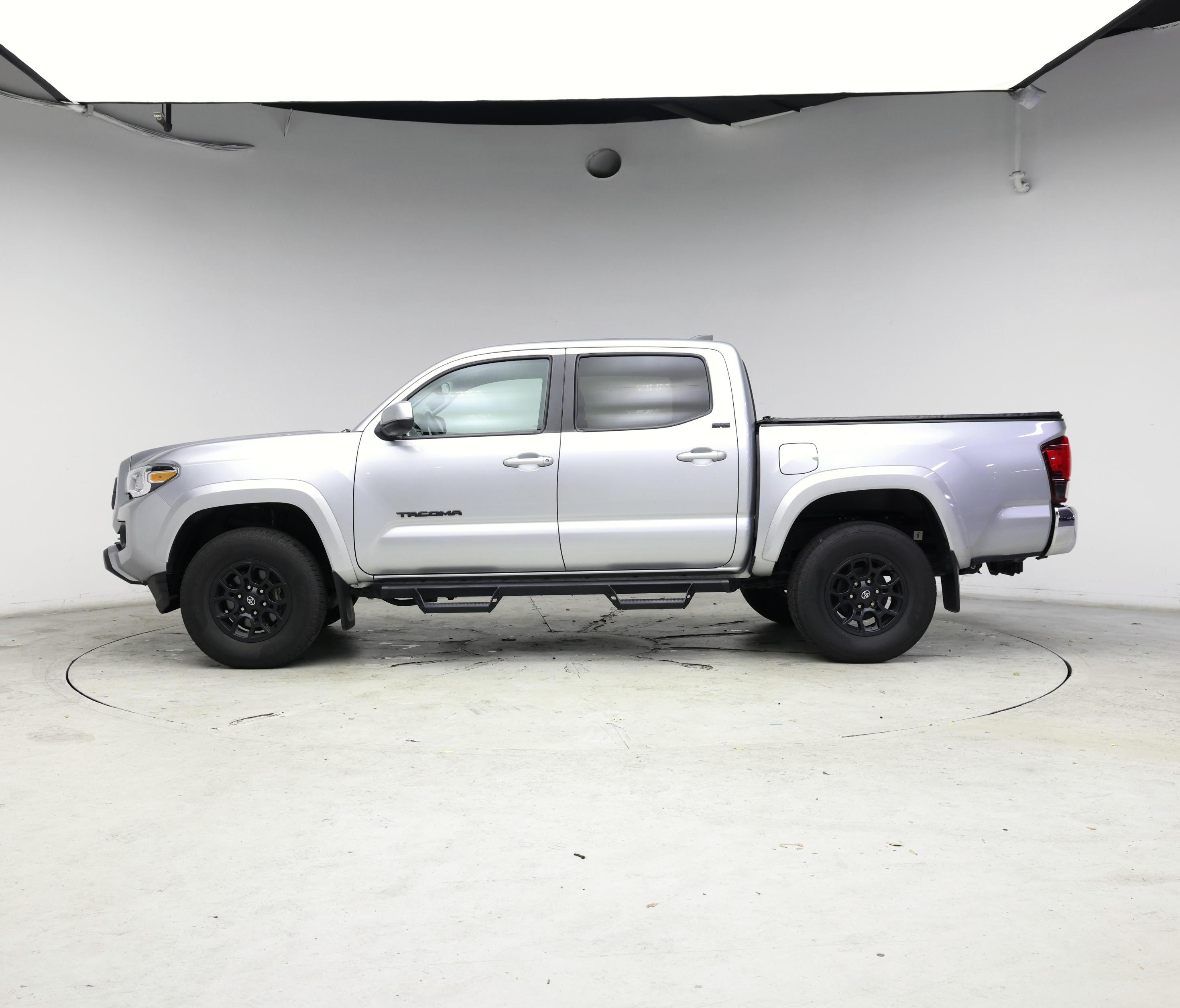 Thumbnail: 2022 Toyota Tacoma - 3