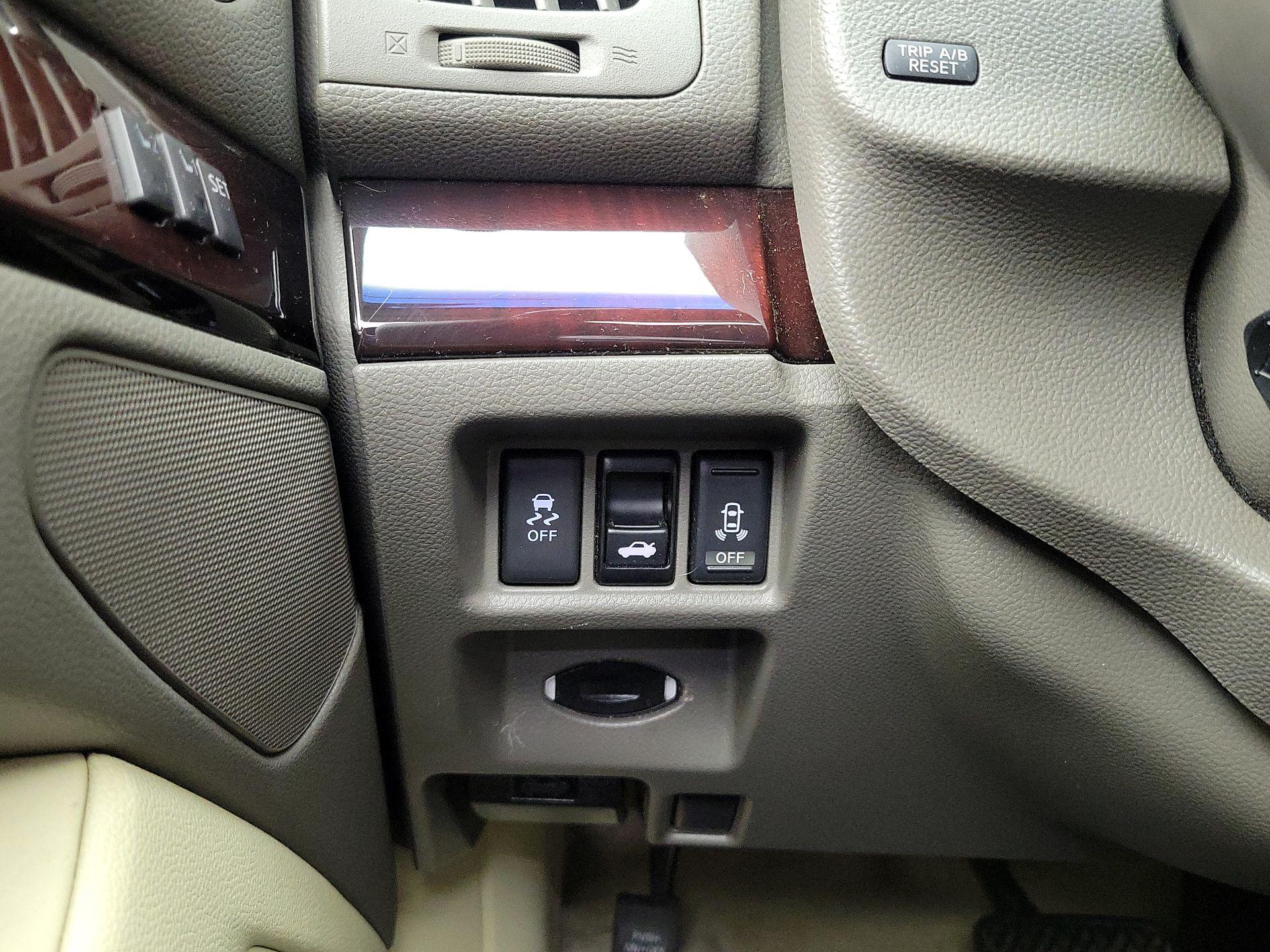 Thumbnail: 2014 INFINITI Q60 - 13