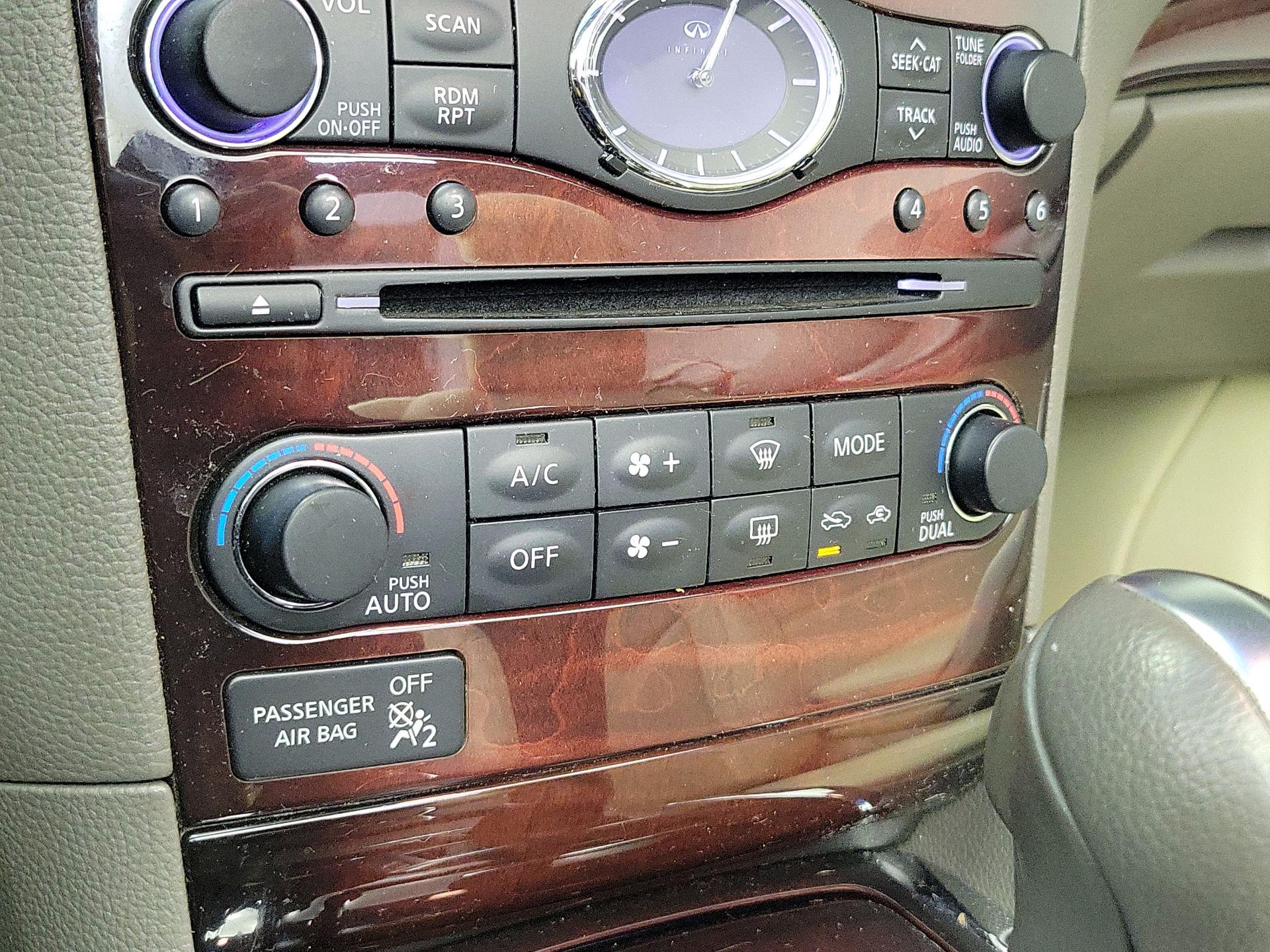 Thumbnail: 2014 INFINITI Q60 - 17