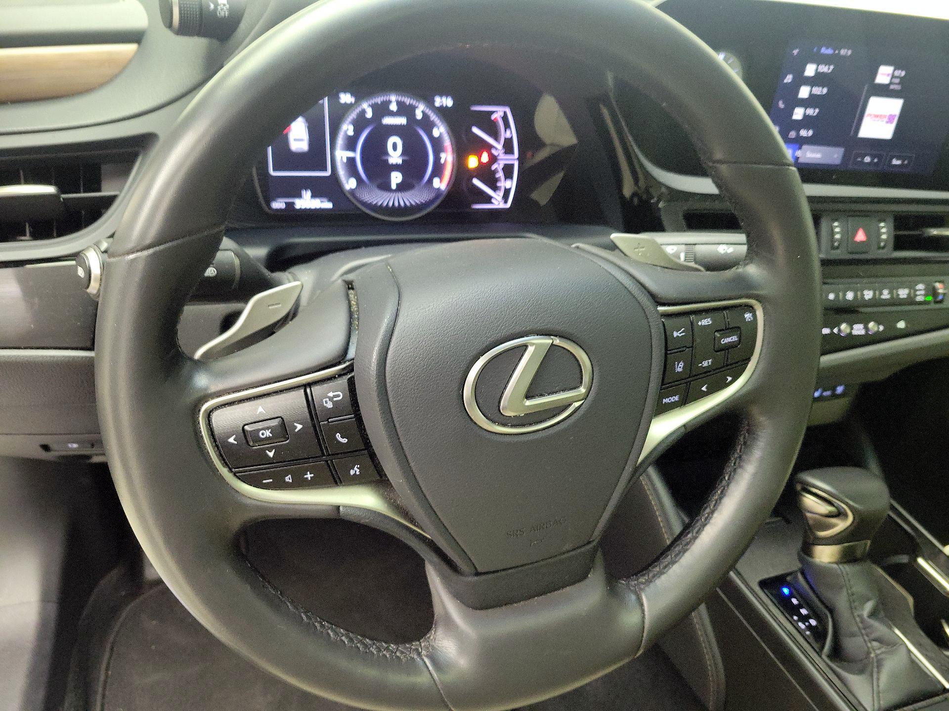 Thumbnail: 2024 Lexus ES - 10