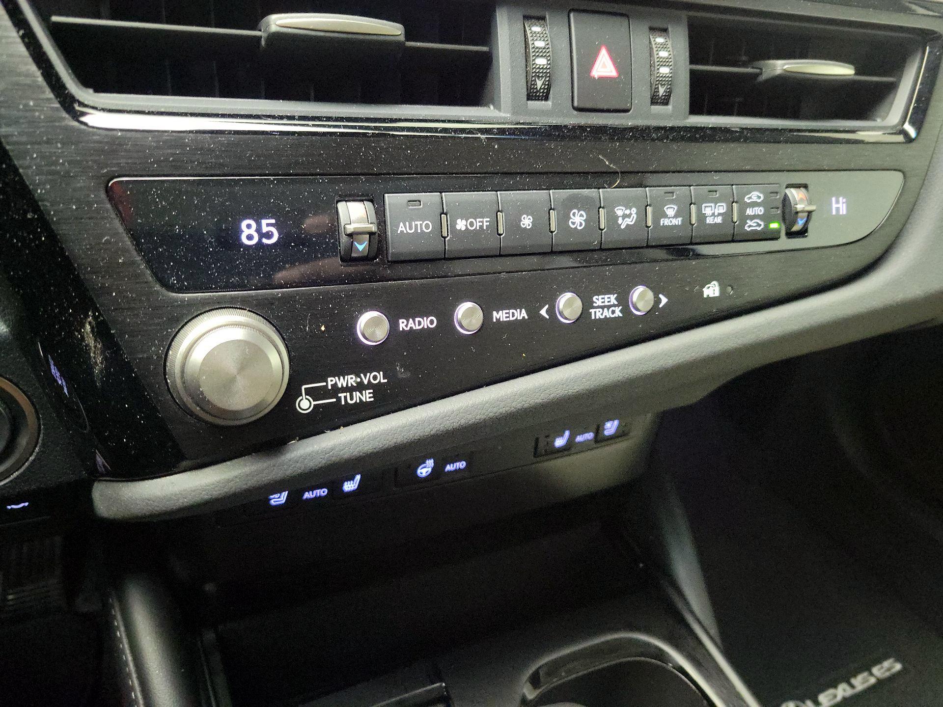 Thumbnail: 2024 Lexus ES - 16