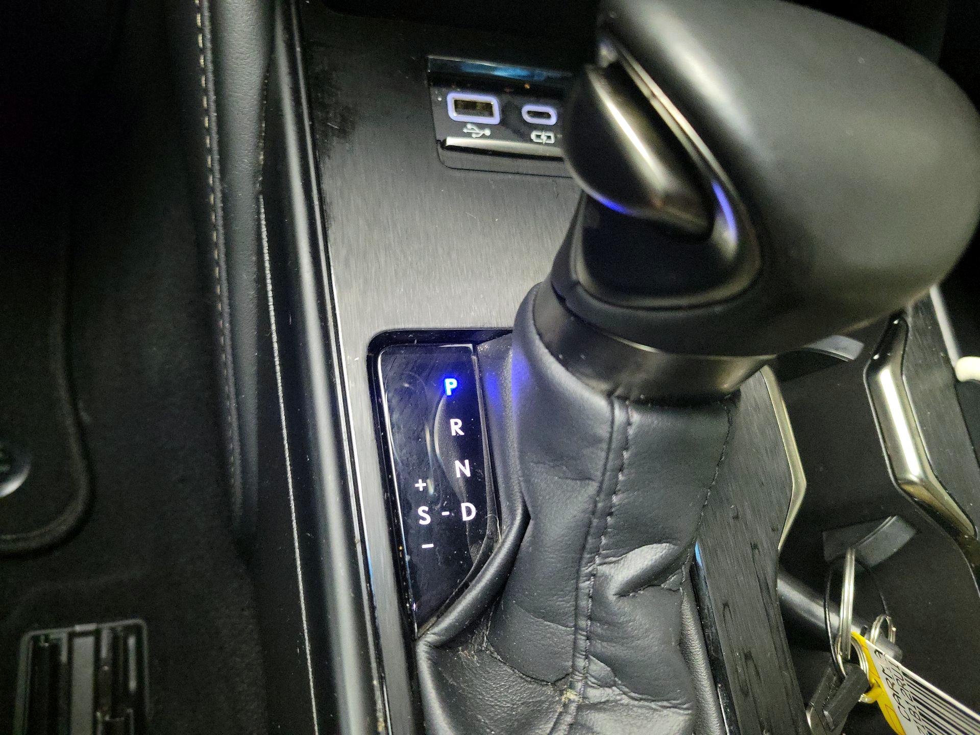 Thumbnail: 2024 Lexus ES - 17