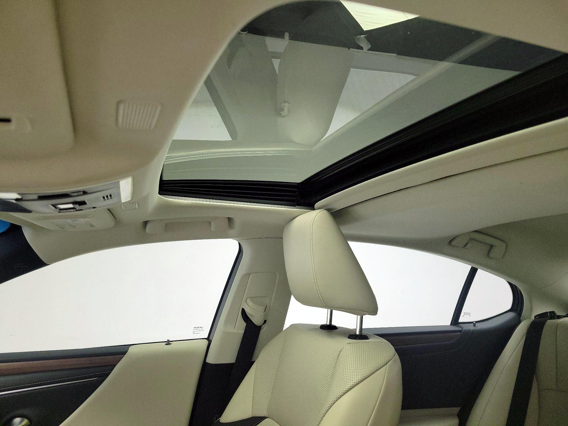 Thumbnail: 2024 Lexus ES - 19