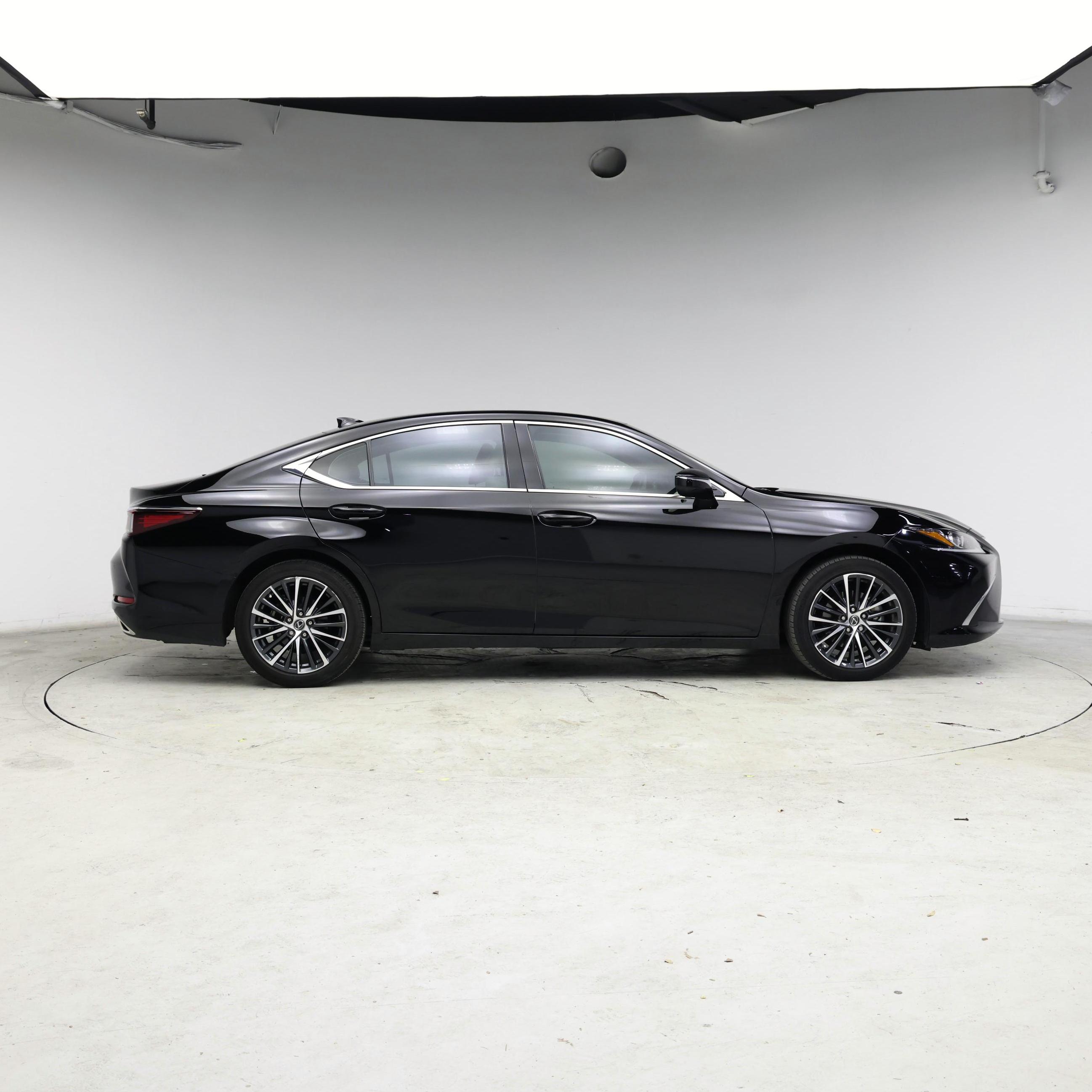 Thumbnail: 2024 Lexus ES - 7