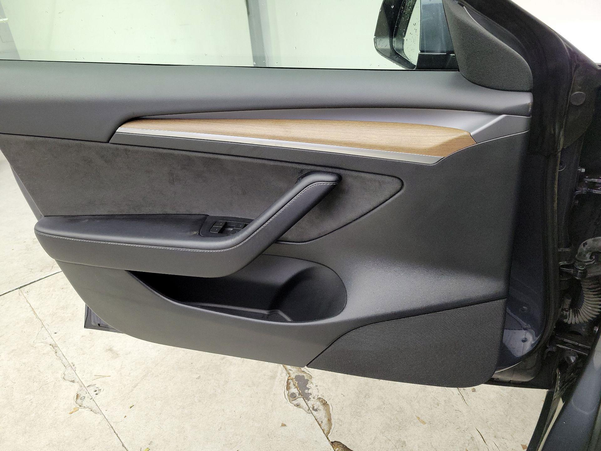 Thumbnail: 2023 Tesla Model 3 - 12