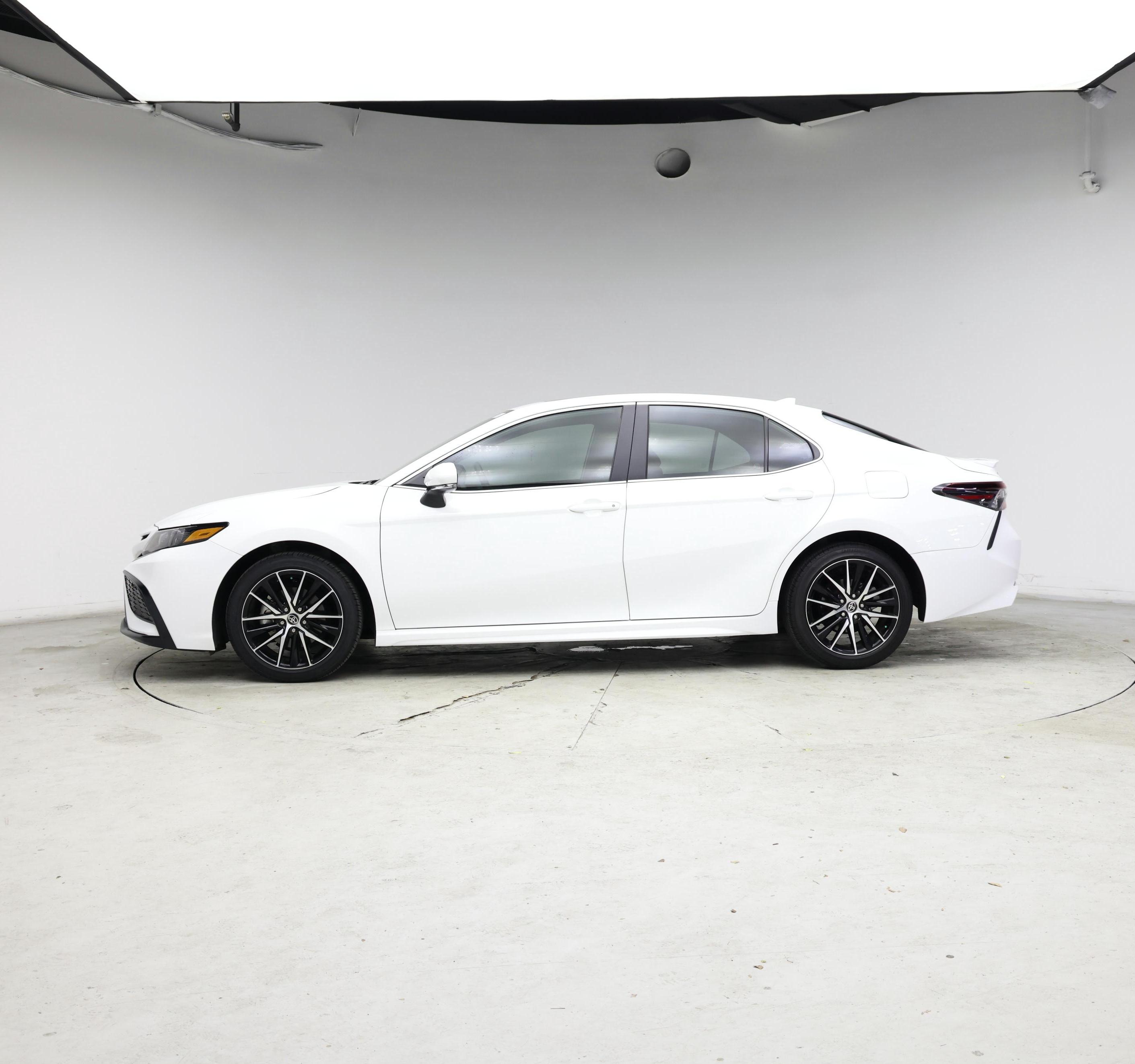 Thumbnail: 2024 Toyota Camry - 3