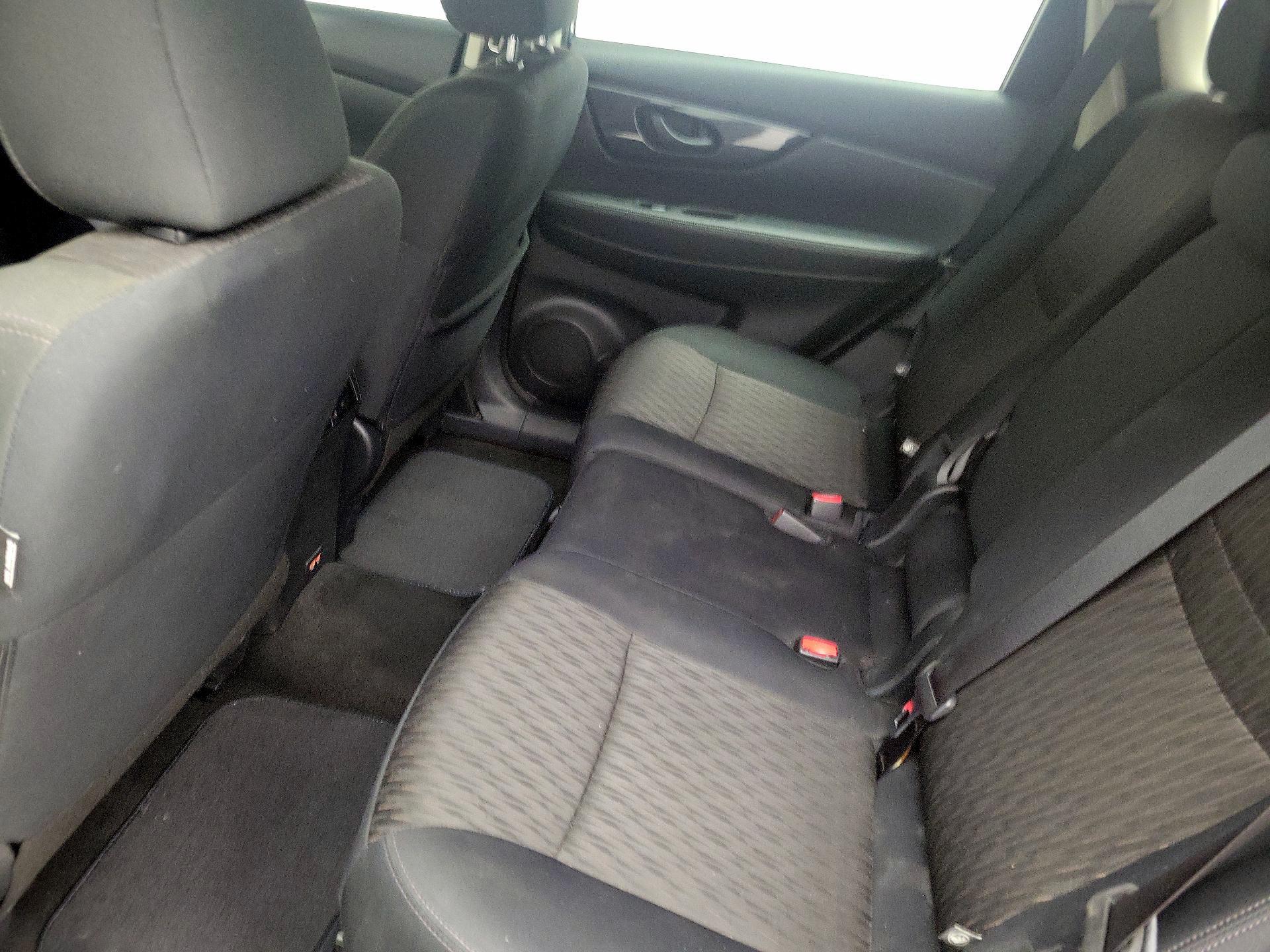 Thumbnail: 2020 Nissan Rogue - 18