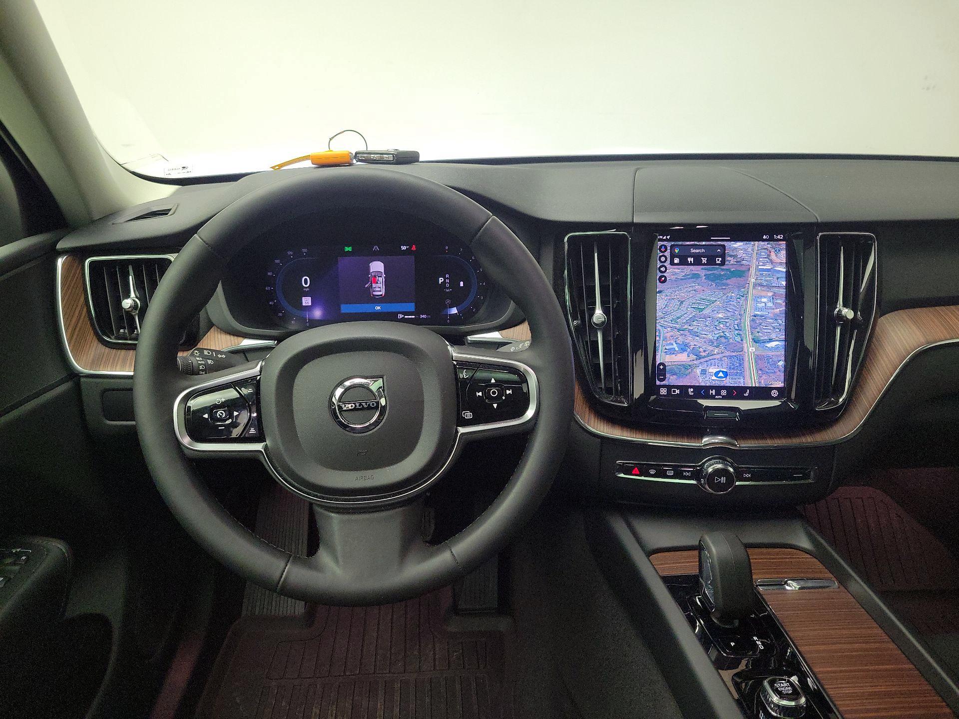 Thumbnail: 2024 Volvo XC60 - 10