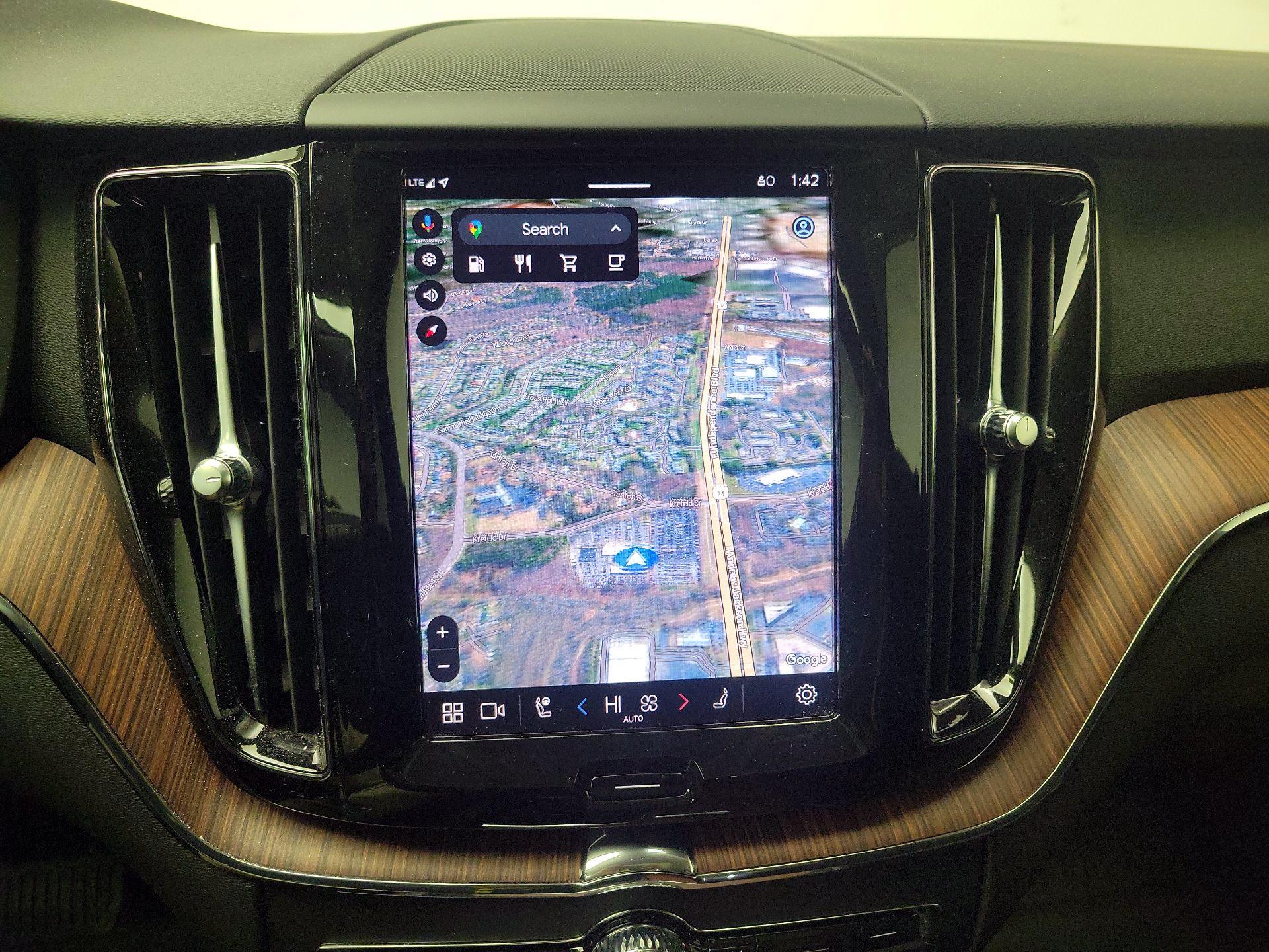 Thumbnail: 2024 Volvo XC60 - 14