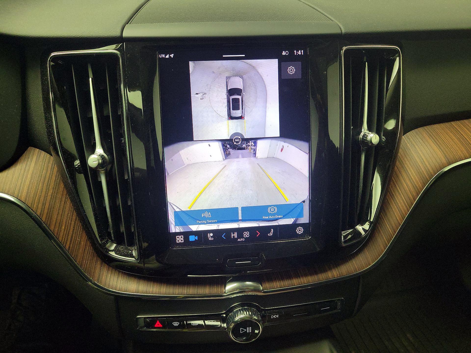 Thumbnail: 2024 Volvo XC60 - 15