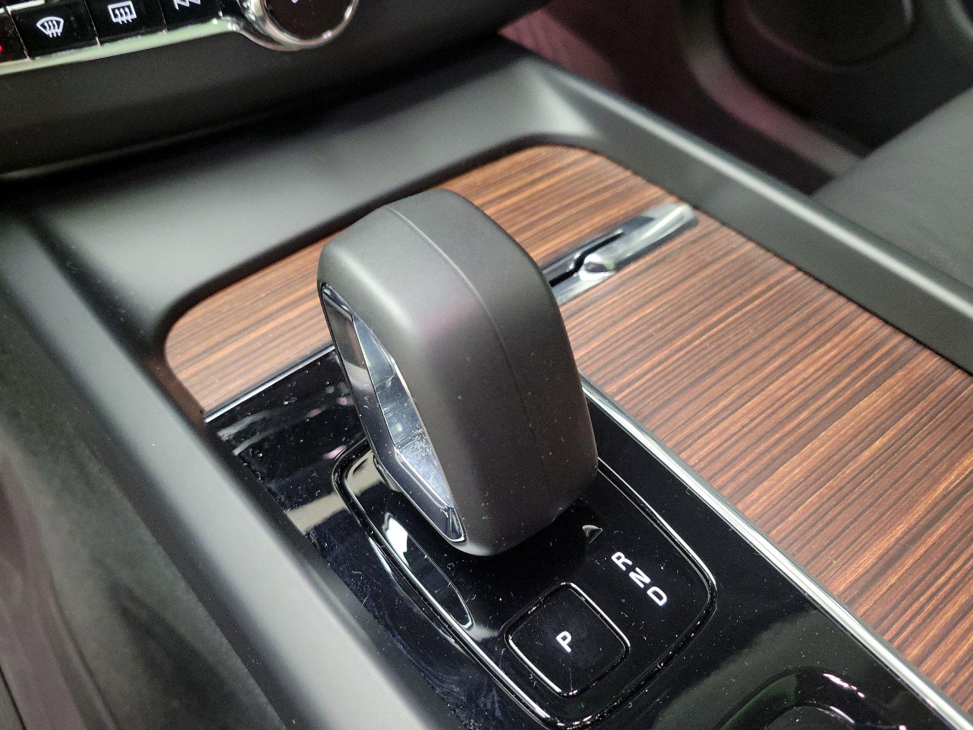 Thumbnail: 2024 Volvo XC60 - 18