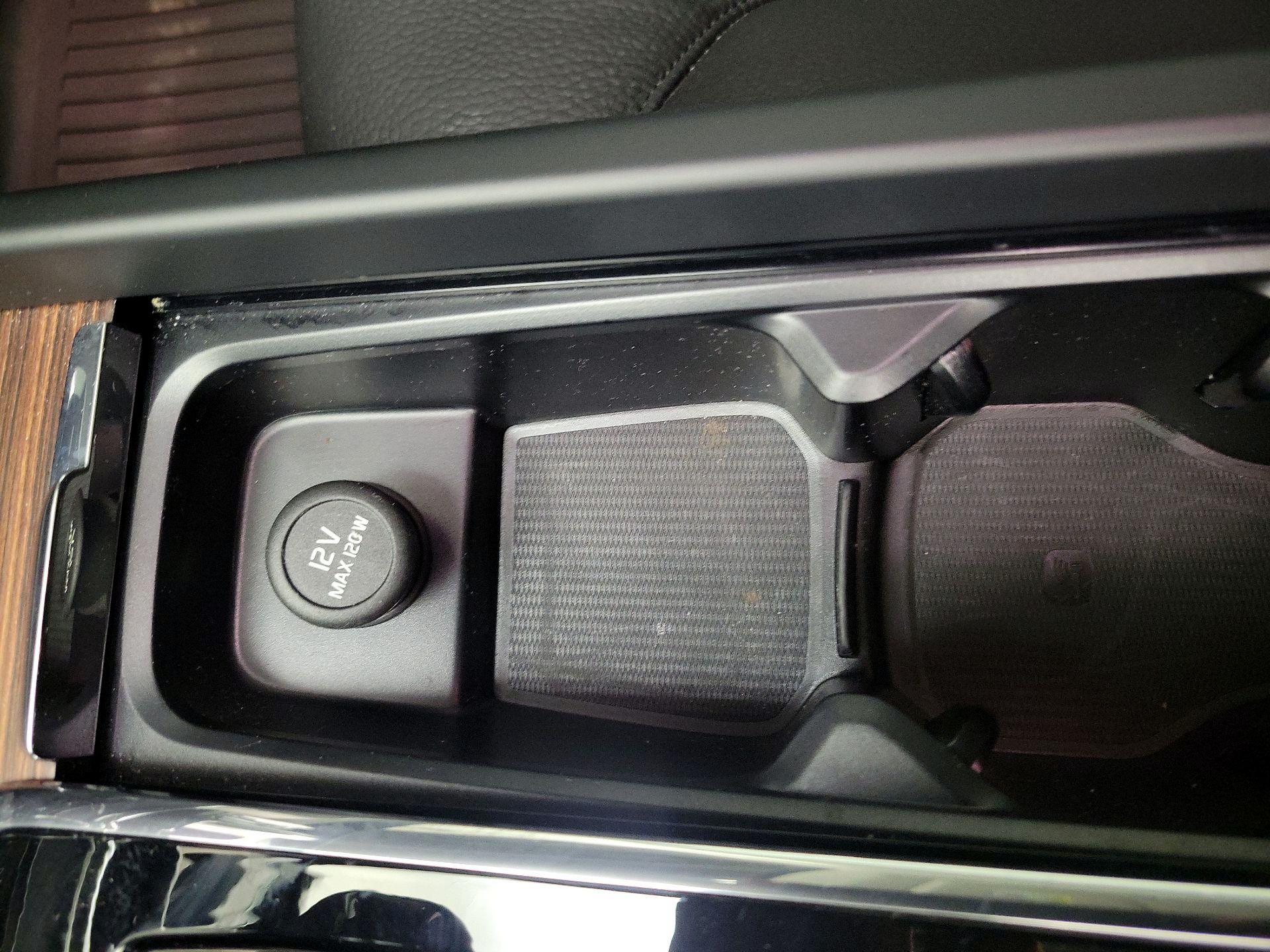 Thumbnail: 2024 Volvo XC60 - 19