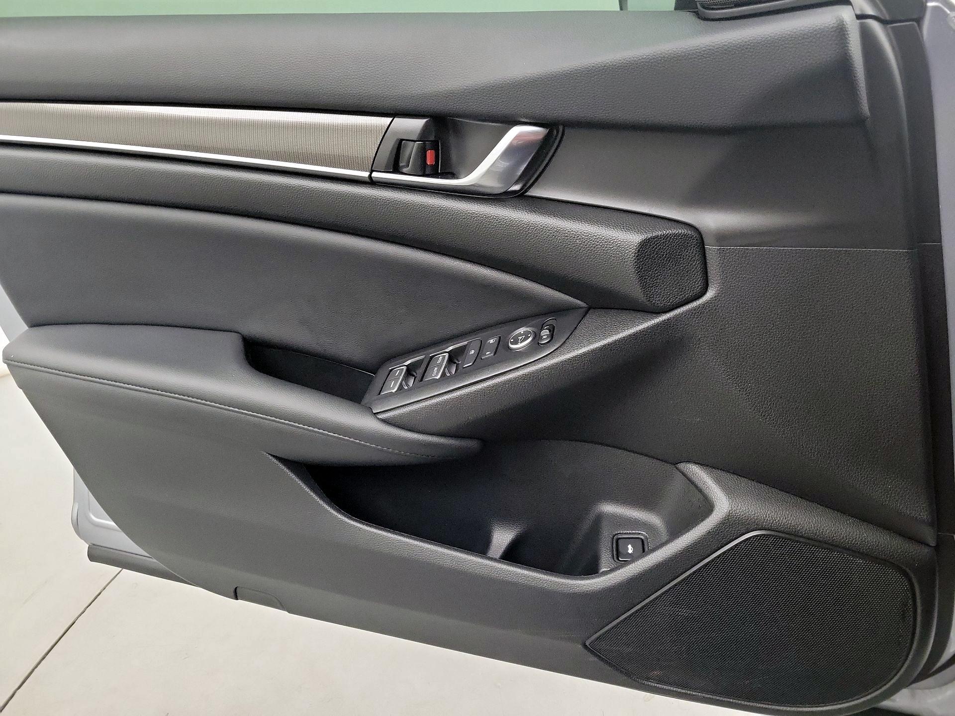 Thumbnail: 2022 Honda Accord - 10