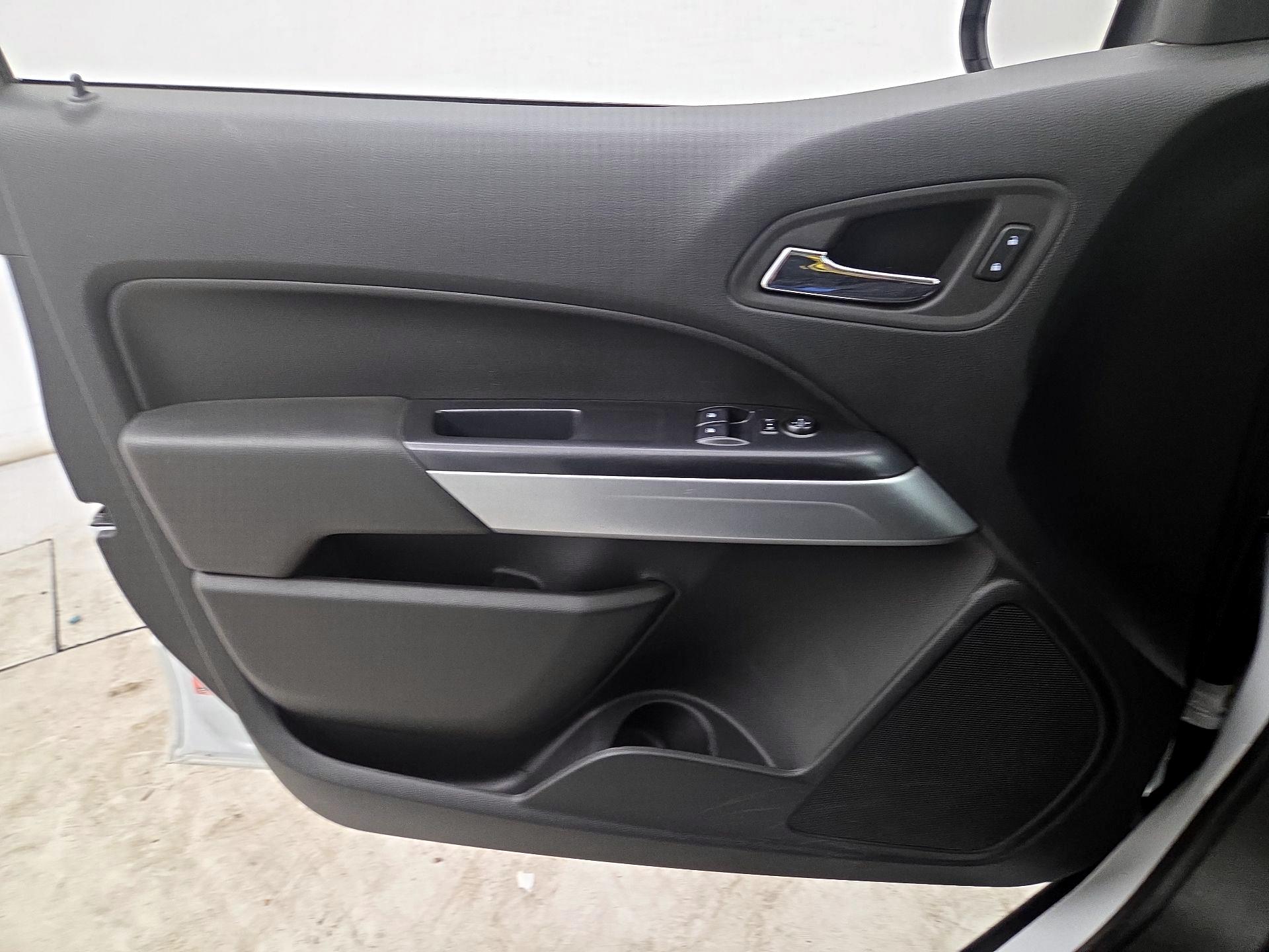 Thumbnail: 2022 Chevrolet Colorado - 12