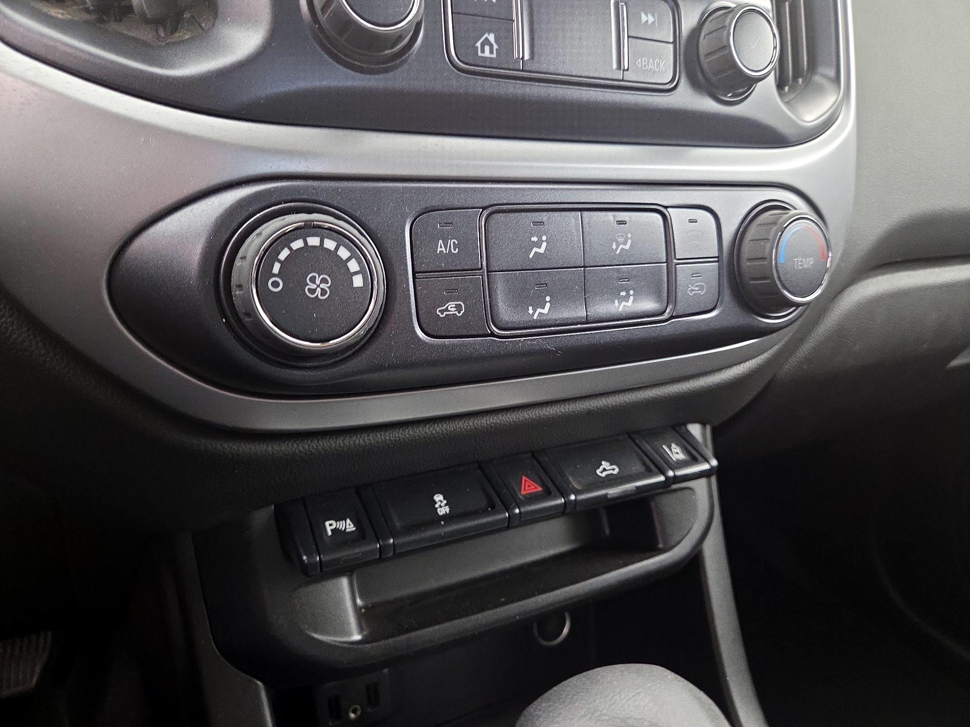 Thumbnail: 2022 Chevrolet Colorado - 16