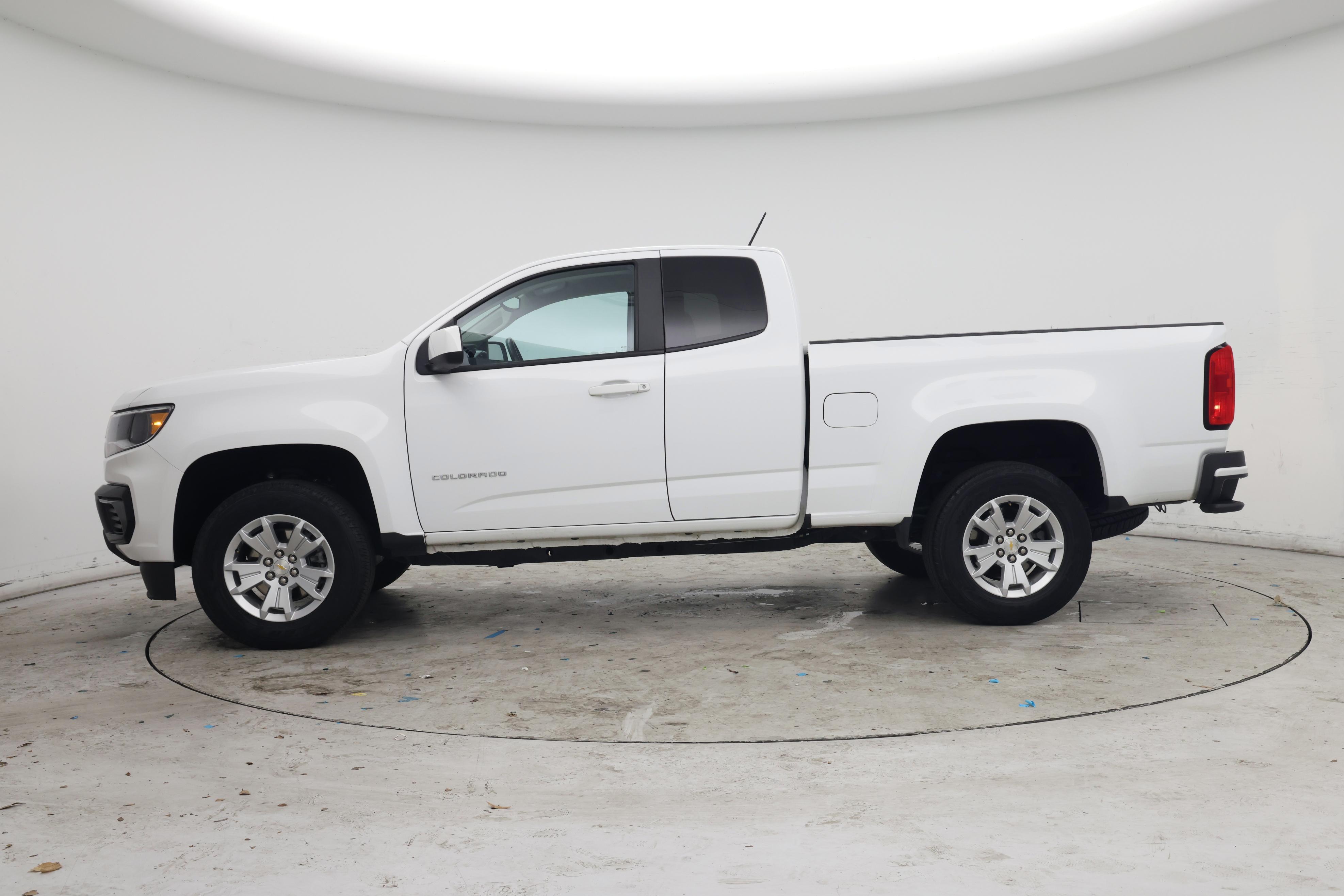 Thumbnail: 2022 Chevrolet Colorado - 3