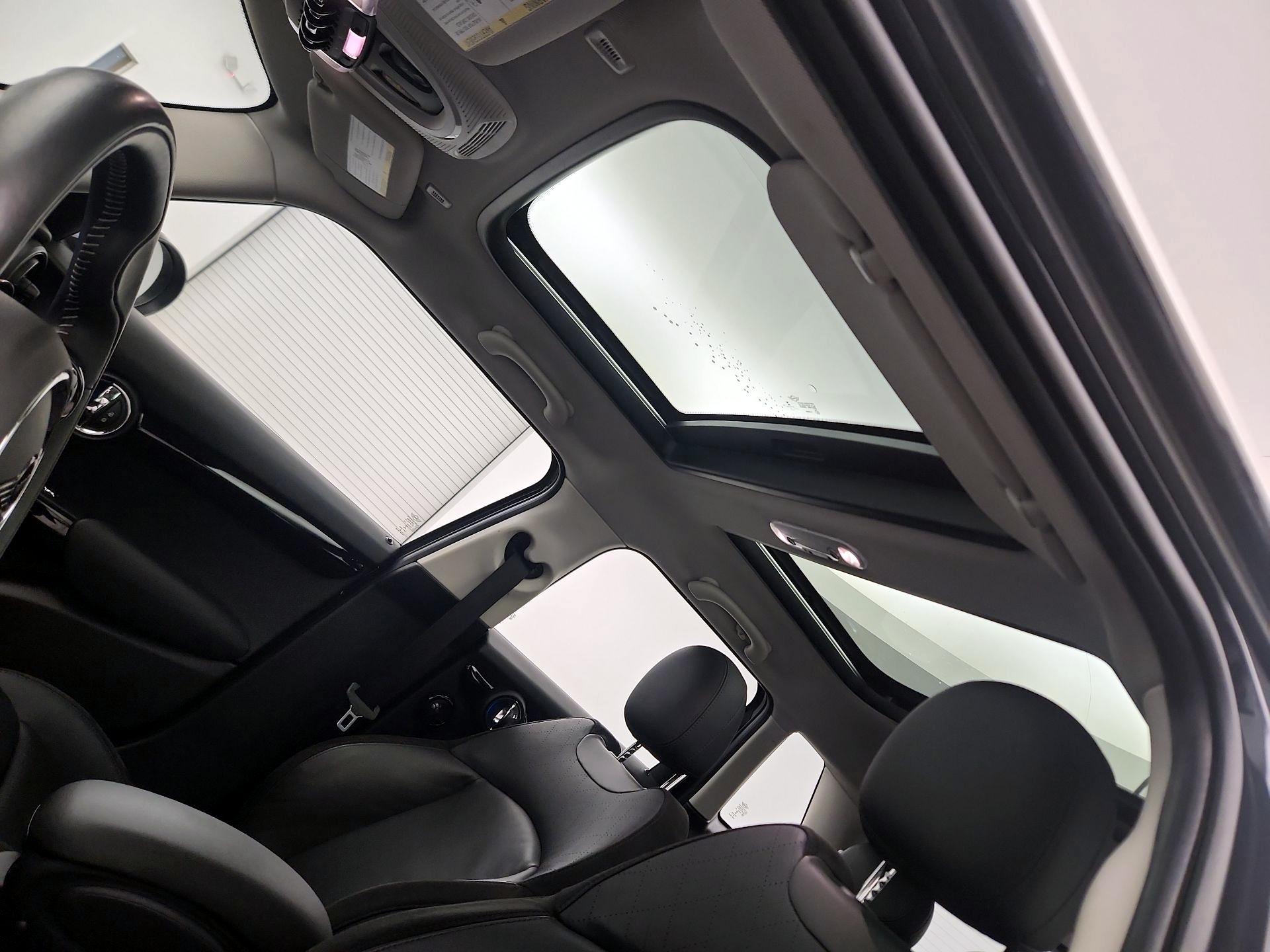 Thumbnail: 2021 MINI Cooper Hardtop - 18