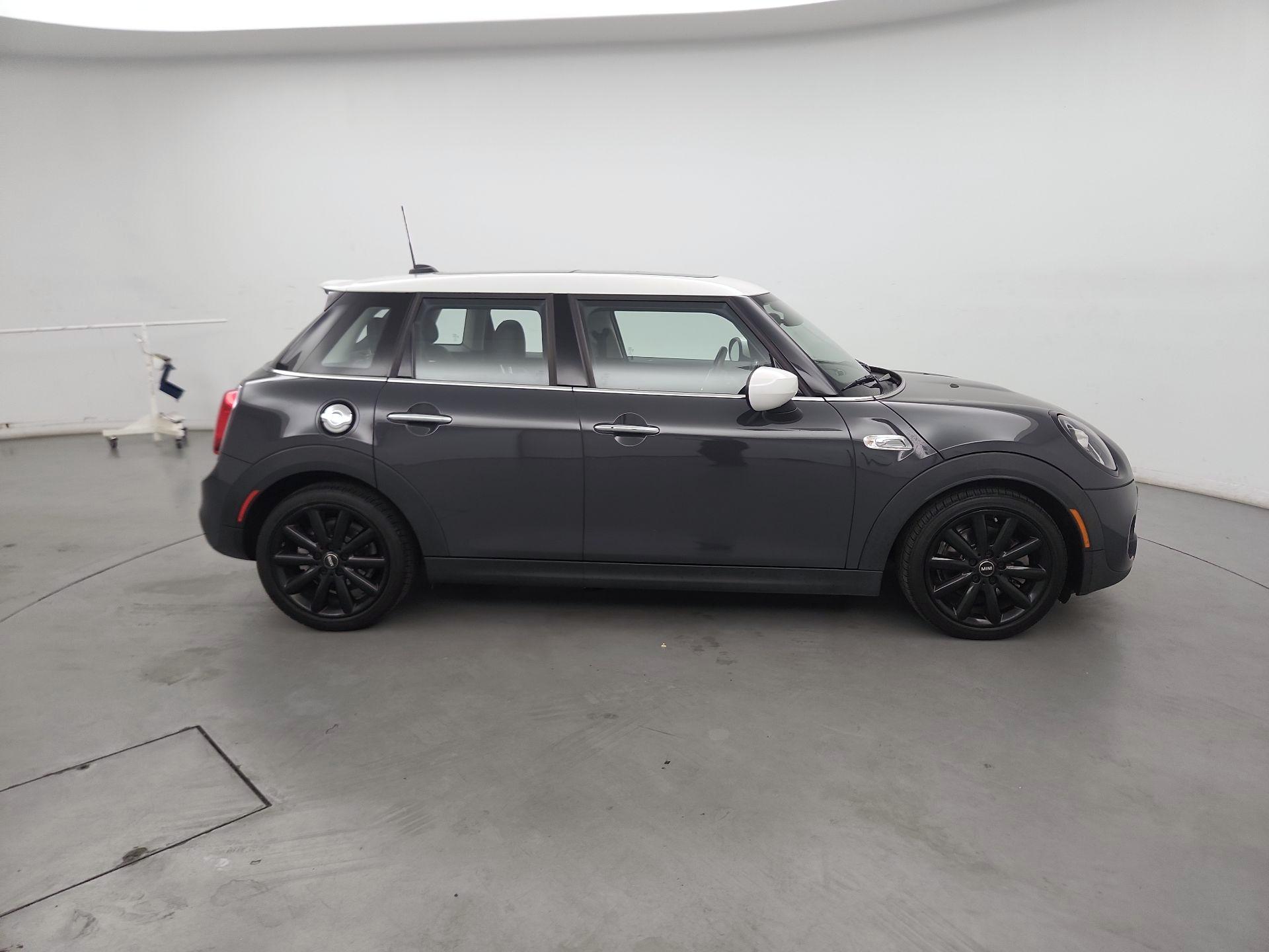 Thumbnail: 2021 MINI Cooper Hardtop - 4