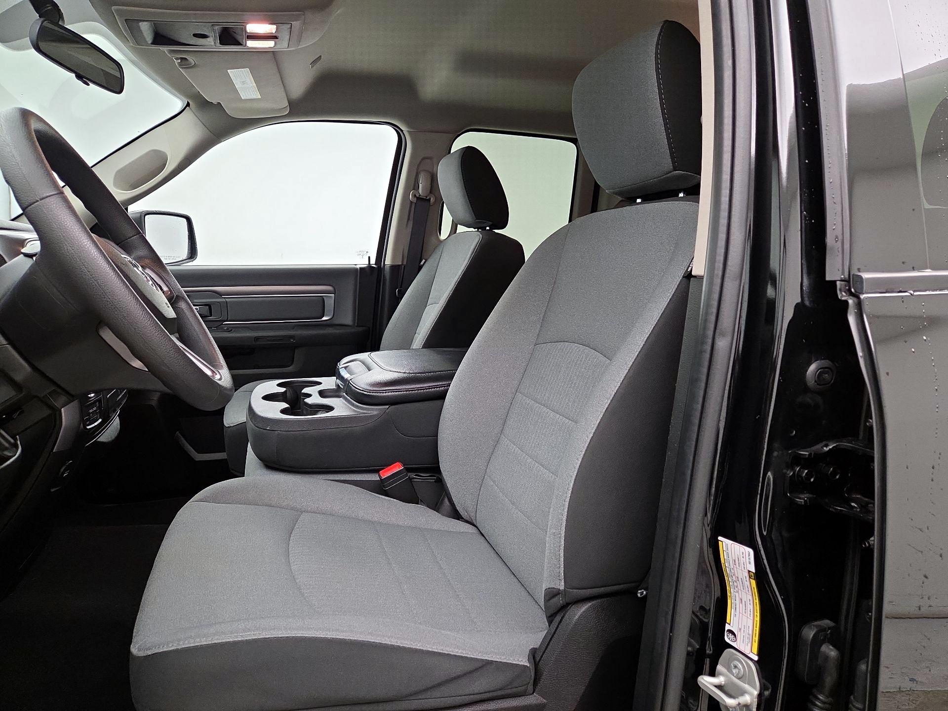 Thumbnail: 2024 RAM 1500 Classic - 11