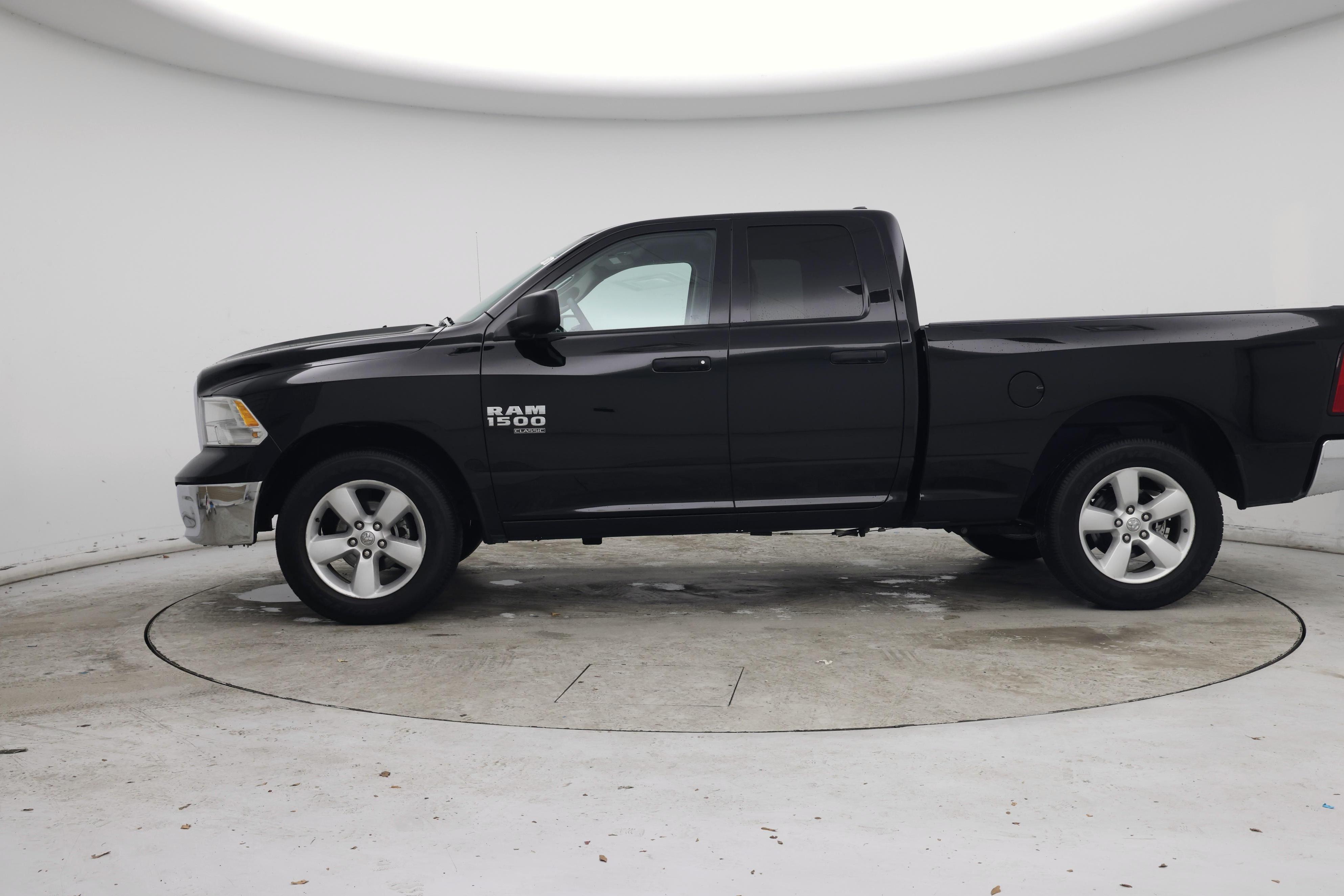 Thumbnail: 2024 RAM 1500 Classic - 3