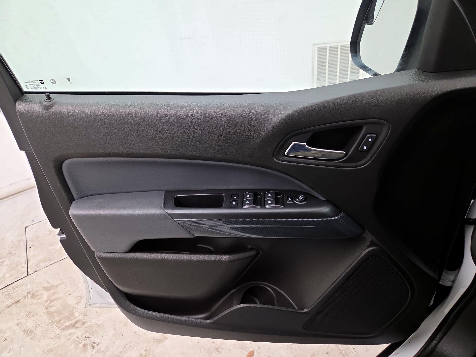 Thumbnail: 2021 Chevrolet Colorado - 12