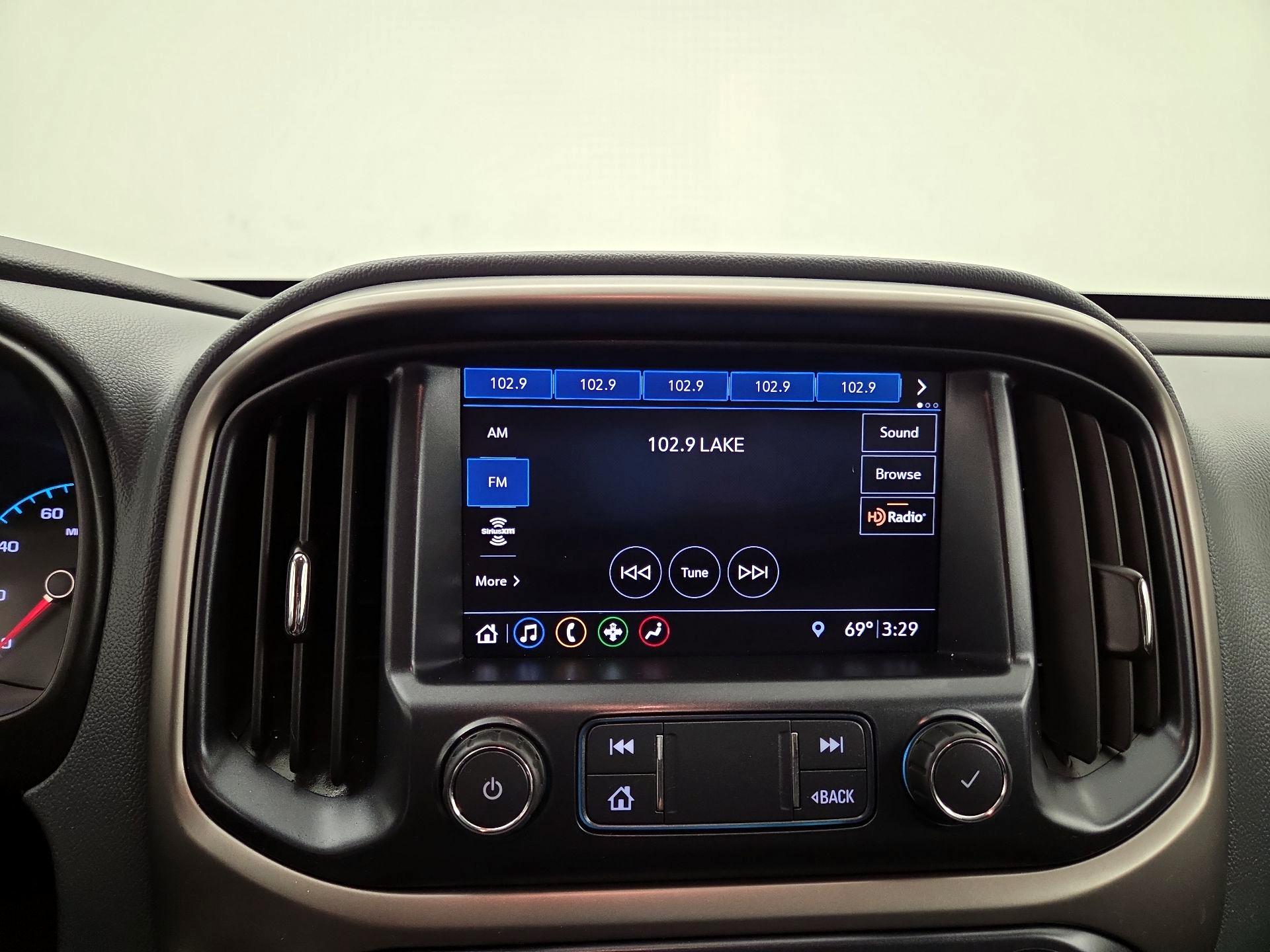 Thumbnail: 2021 Chevrolet Colorado - 15