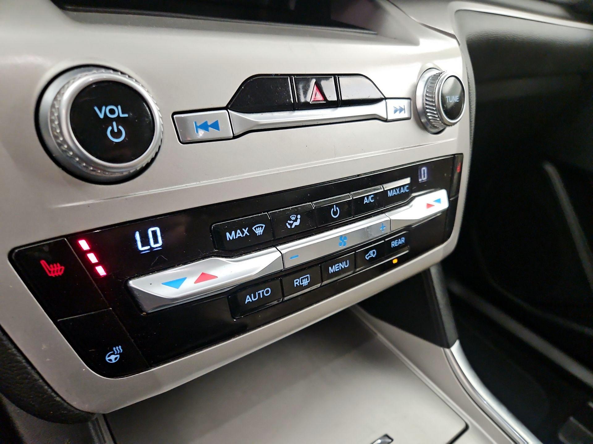 Thumbnail: 2021 Ford Explorer - 16