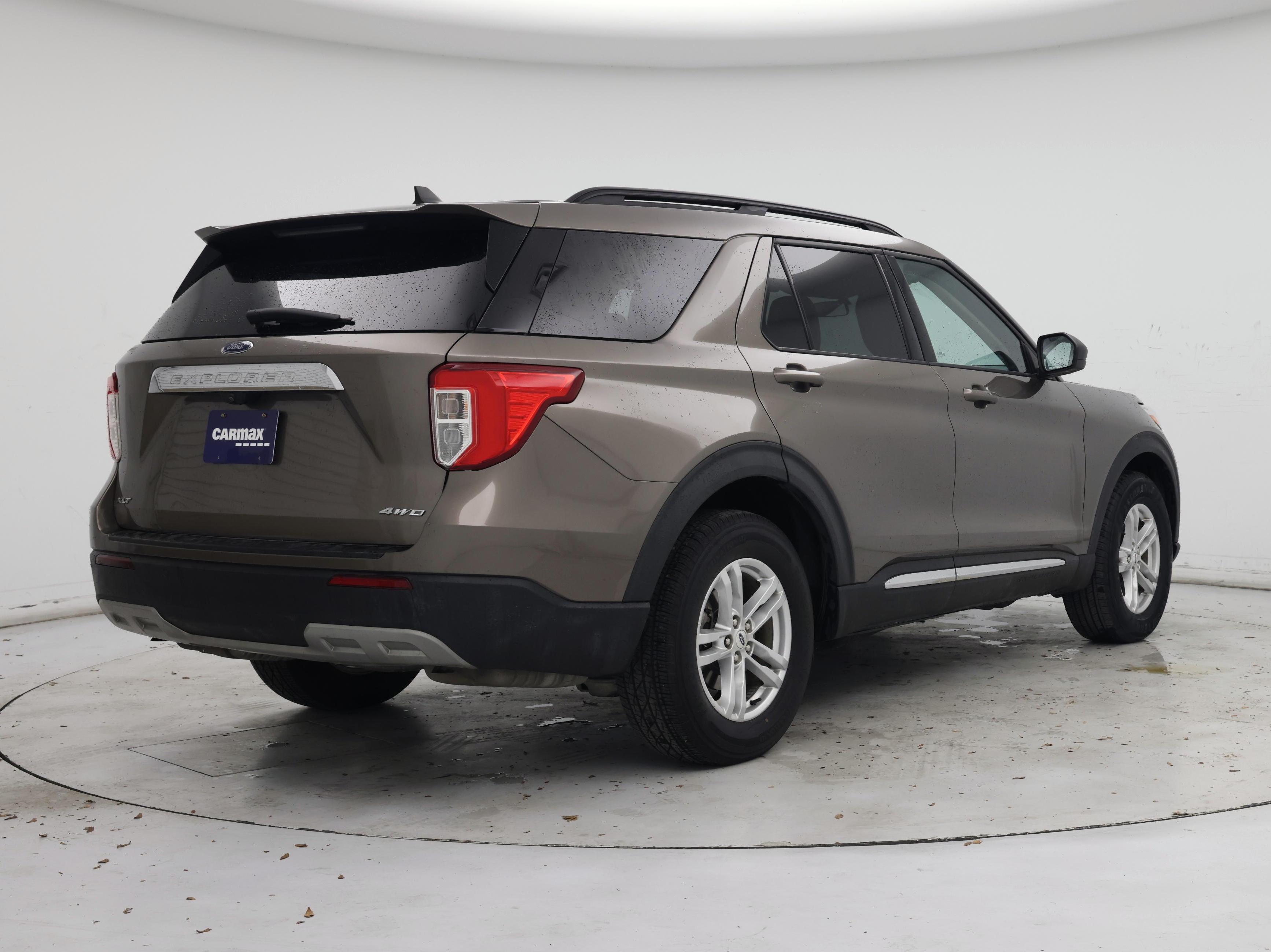 Thumbnail: 2021 Ford Explorer - 8