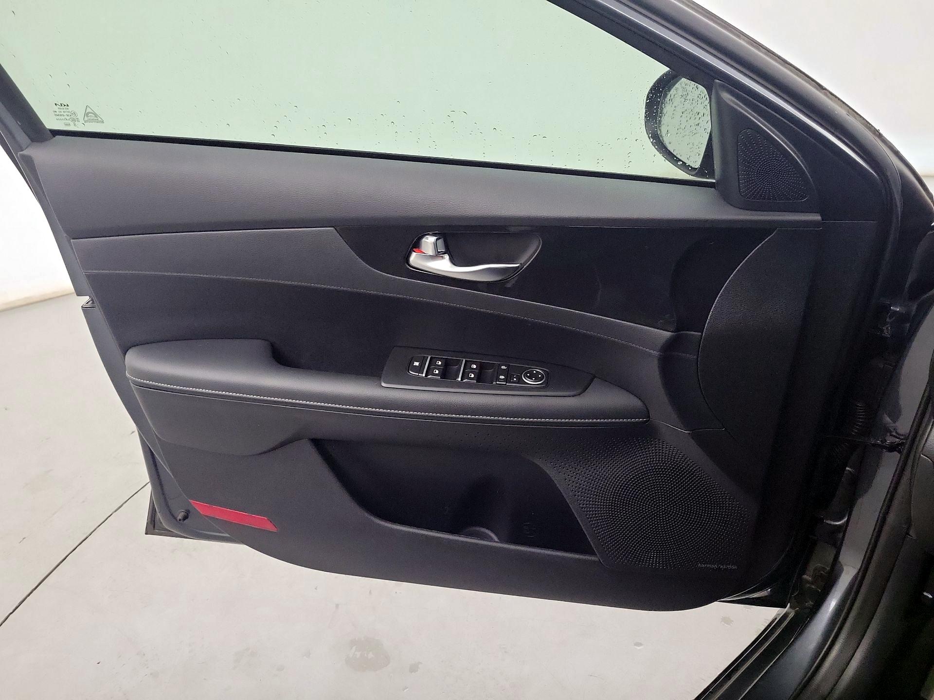 Thumbnail: 2024 Kia Forte - 10