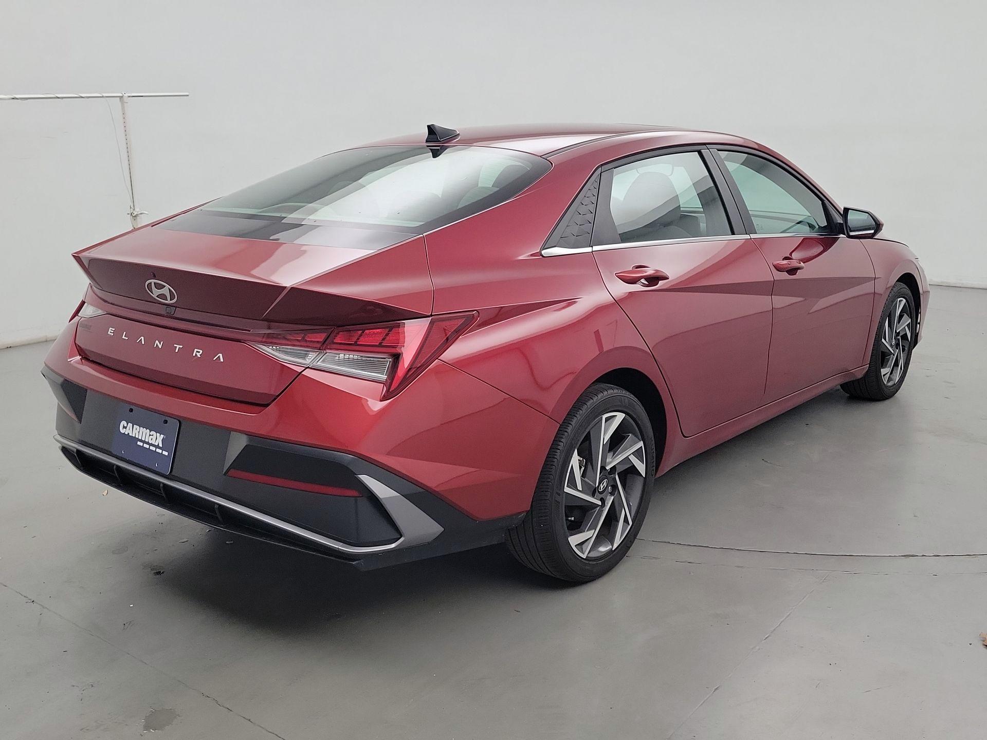 Thumbnail: 2024 Hyundai Elantra - 5