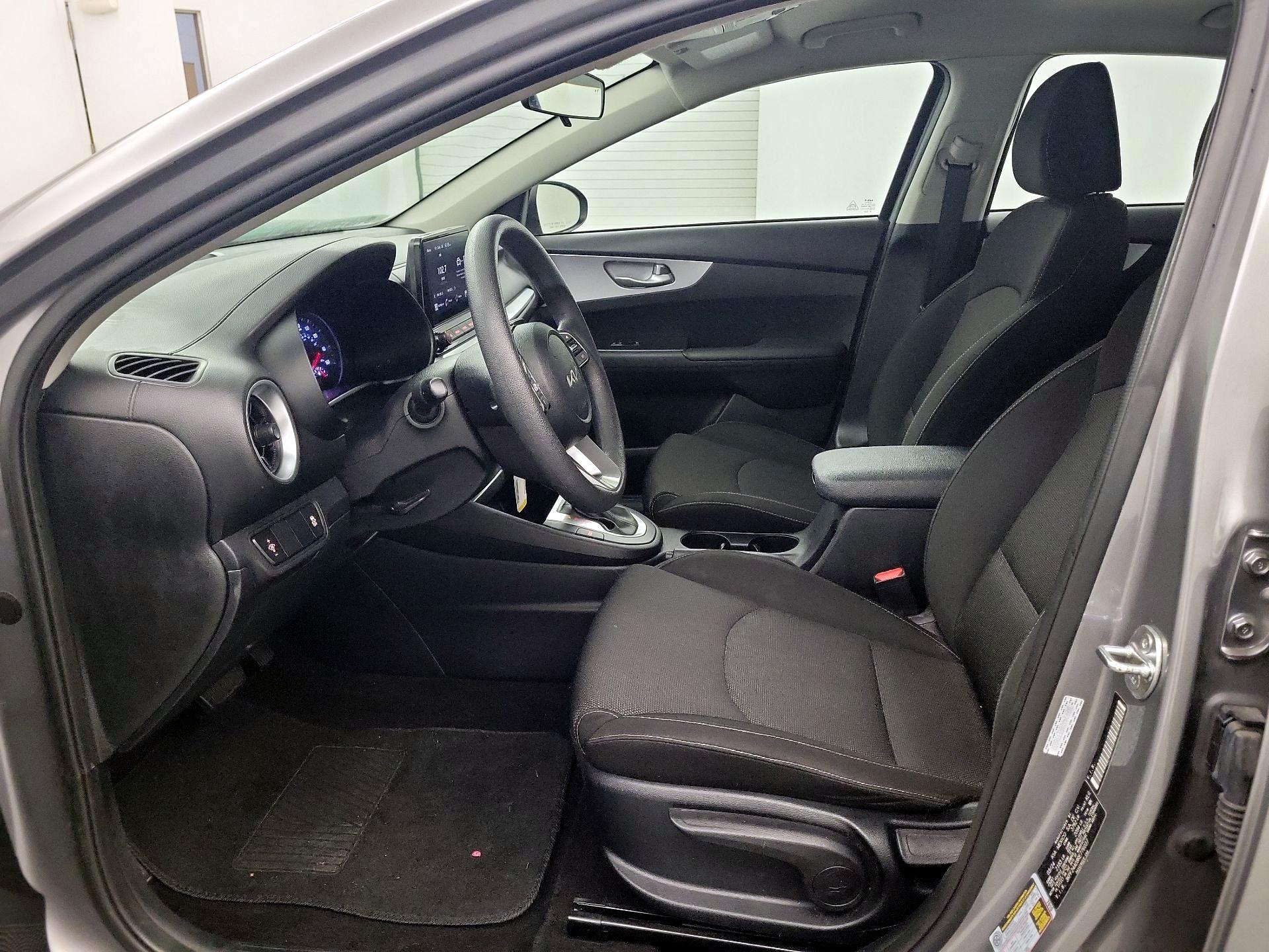 Thumbnail: 2024 Kia Forte - 9