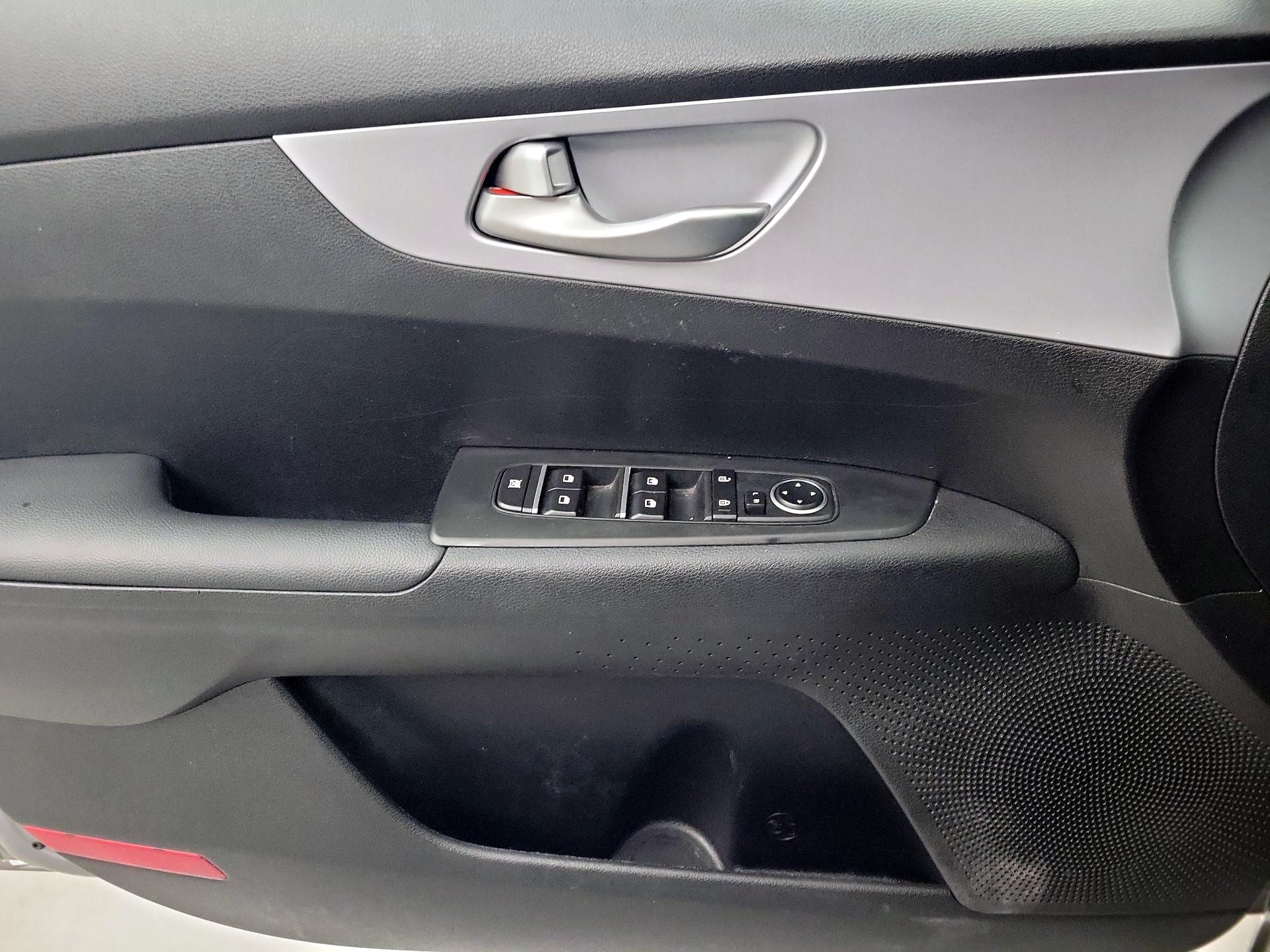 Thumbnail: 2024 Kia Forte - 10