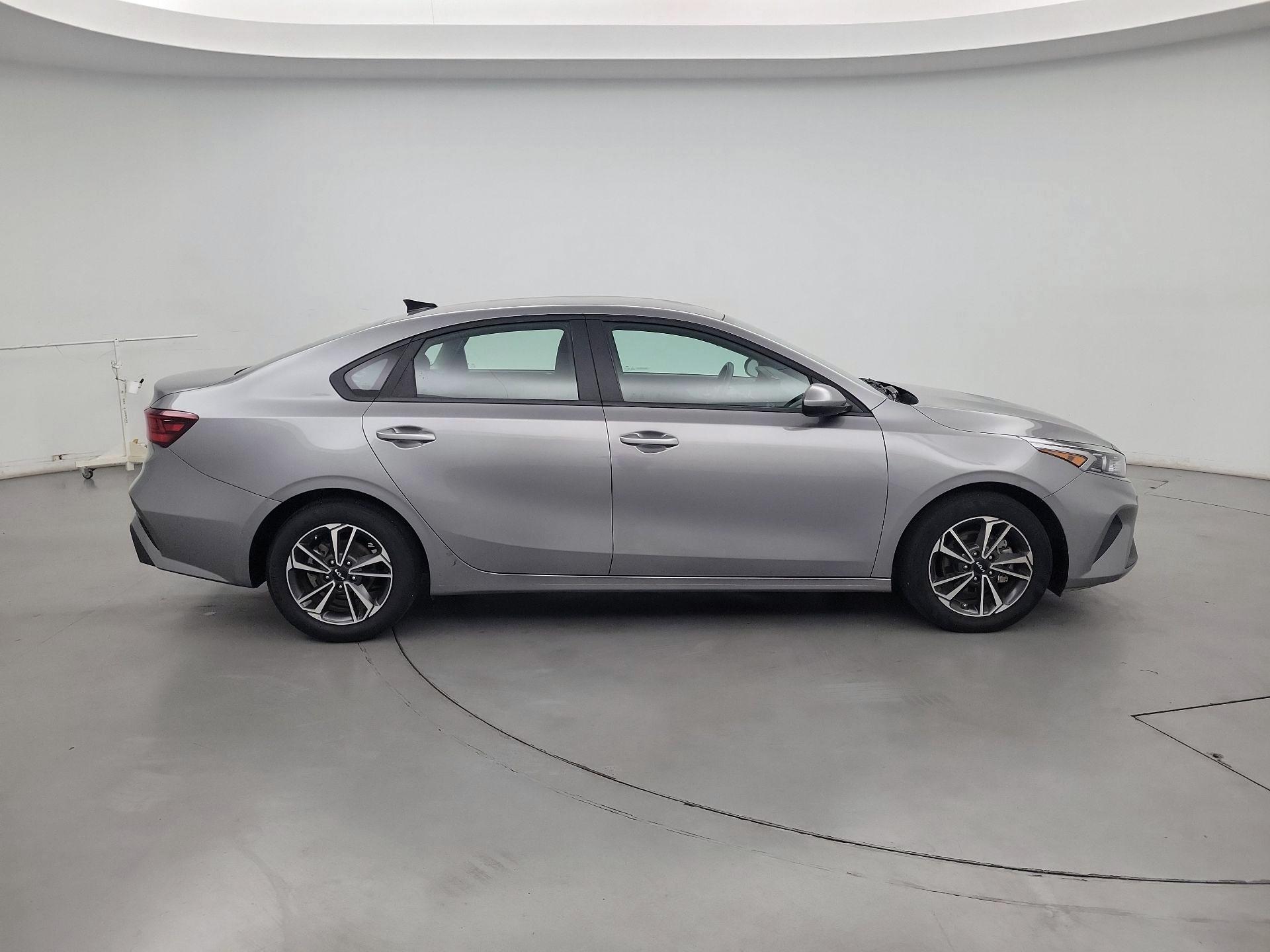 Thumbnail: 2024 Kia Forte - 4