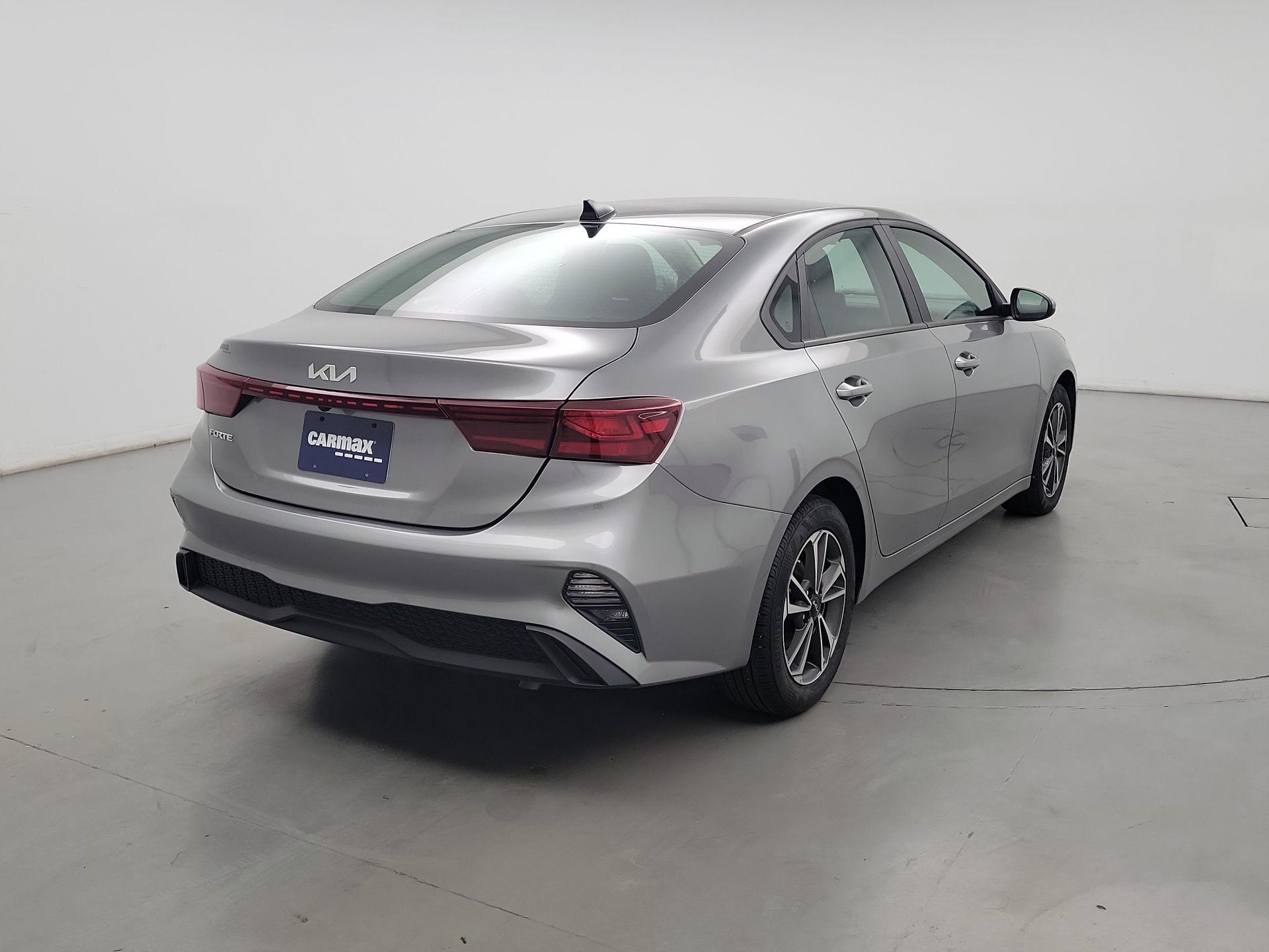 Thumbnail: 2024 Kia Forte - 5