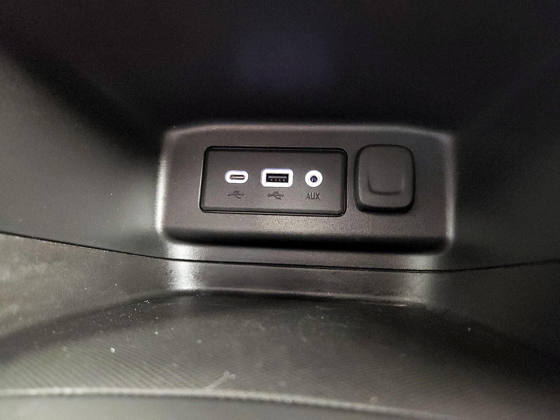 Thumbnail: 2020 Chevrolet Equinox - 16