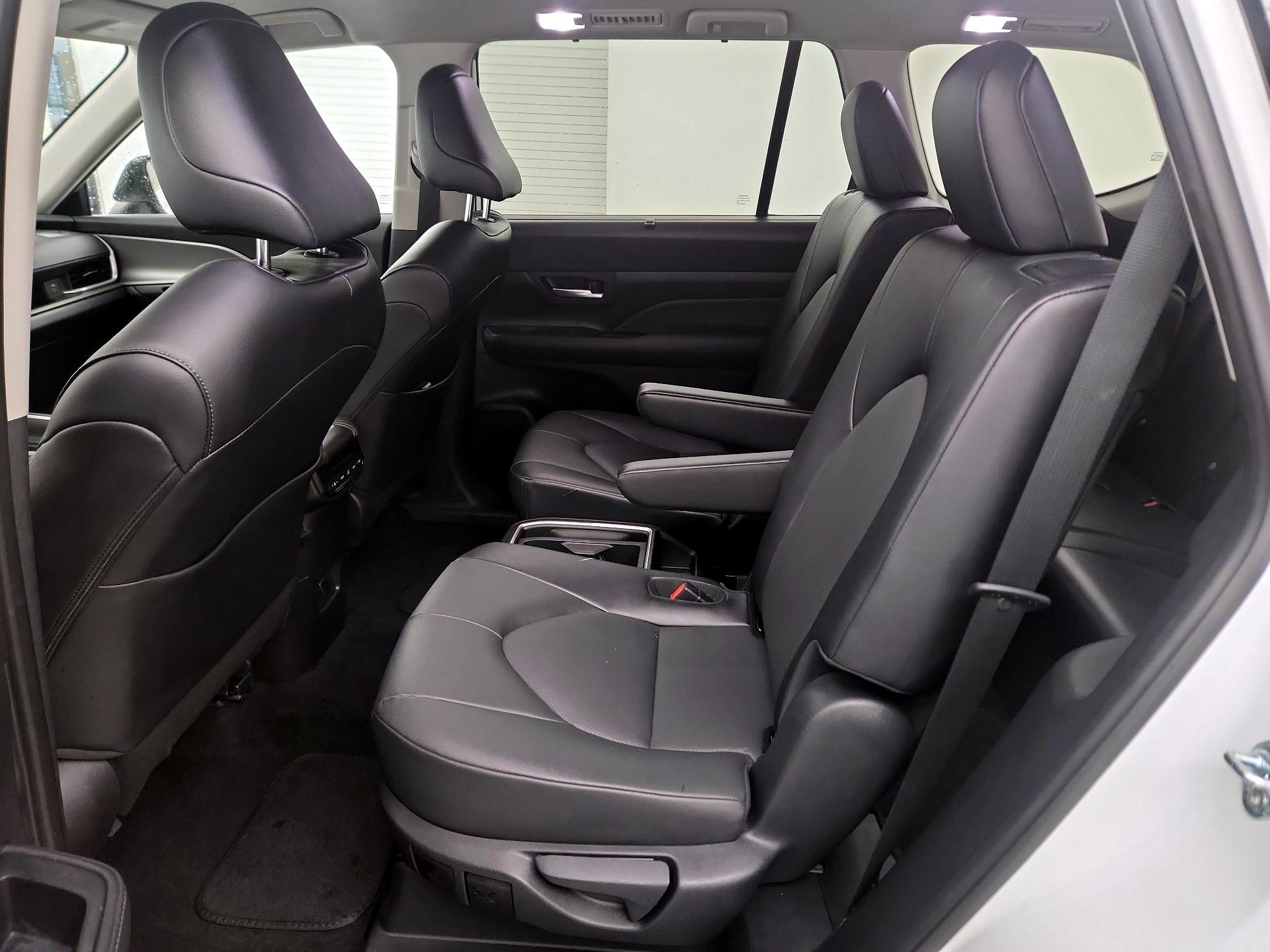 Thumbnail: 2025 Toyota Grand Highlander - 16