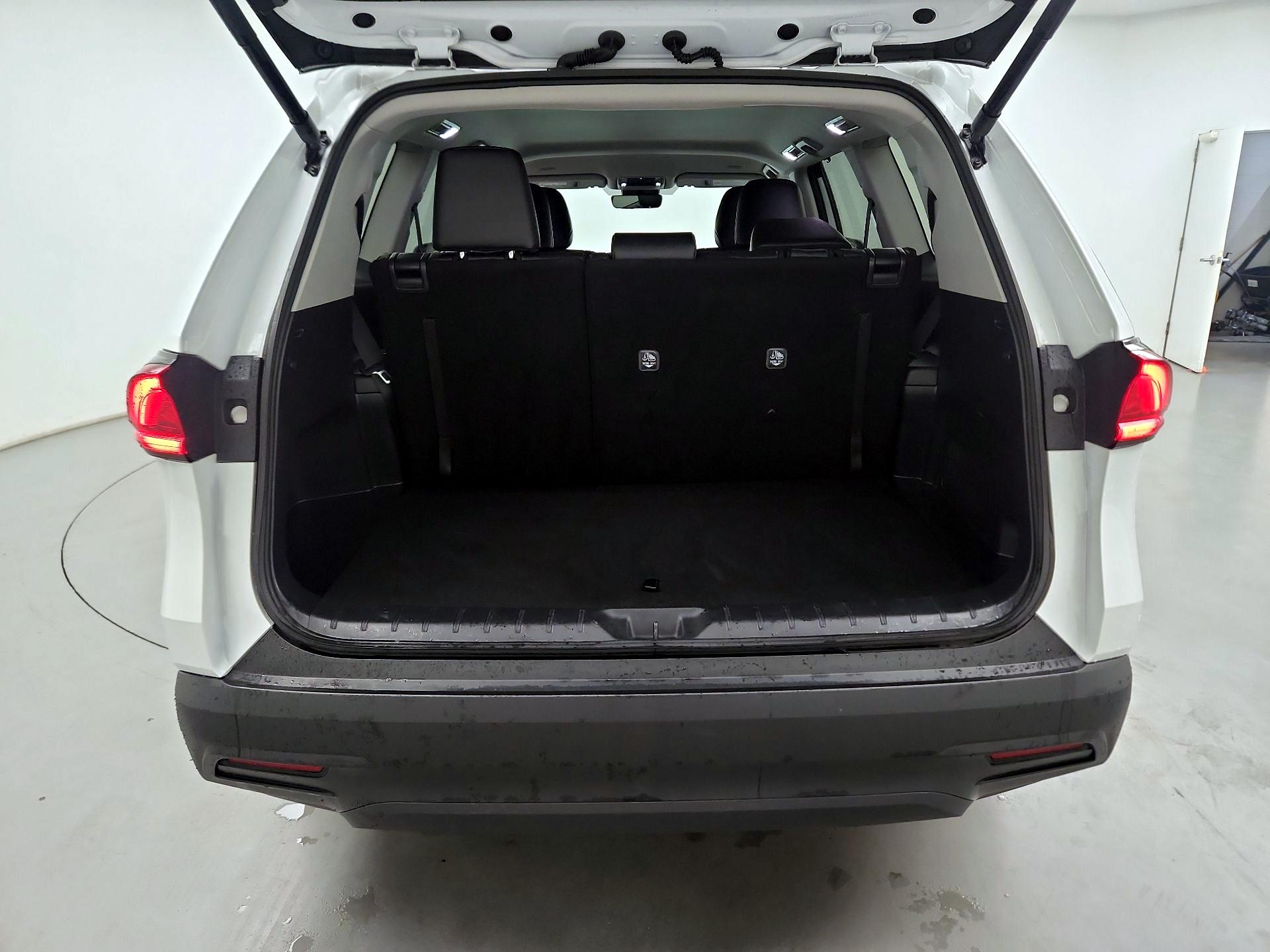 Thumbnail: 2025 Toyota Grand Highlander - 18