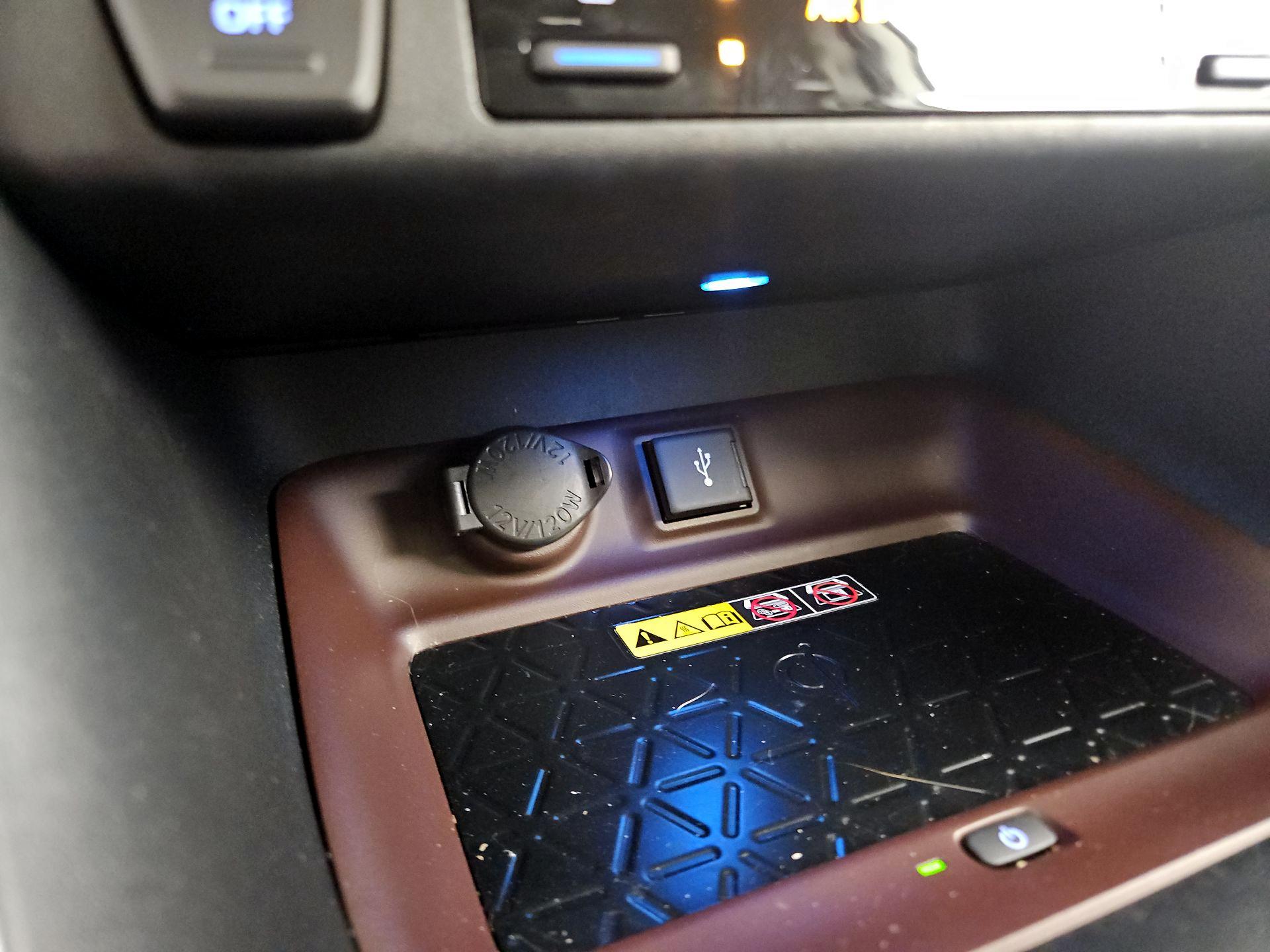 Thumbnail: 2022 Toyota RAV4 - 18