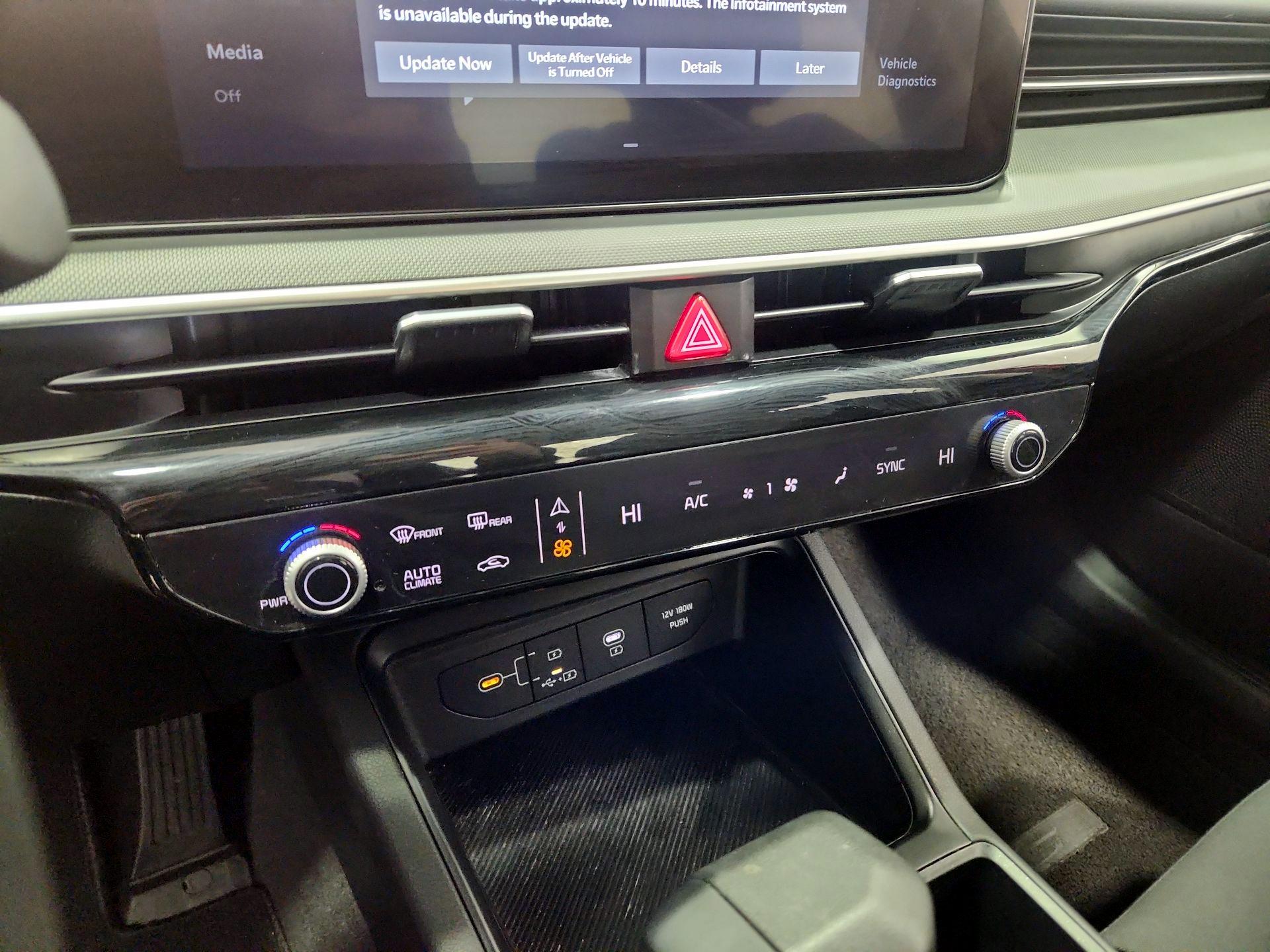 Thumbnail: 2025 Kia K5 - 16