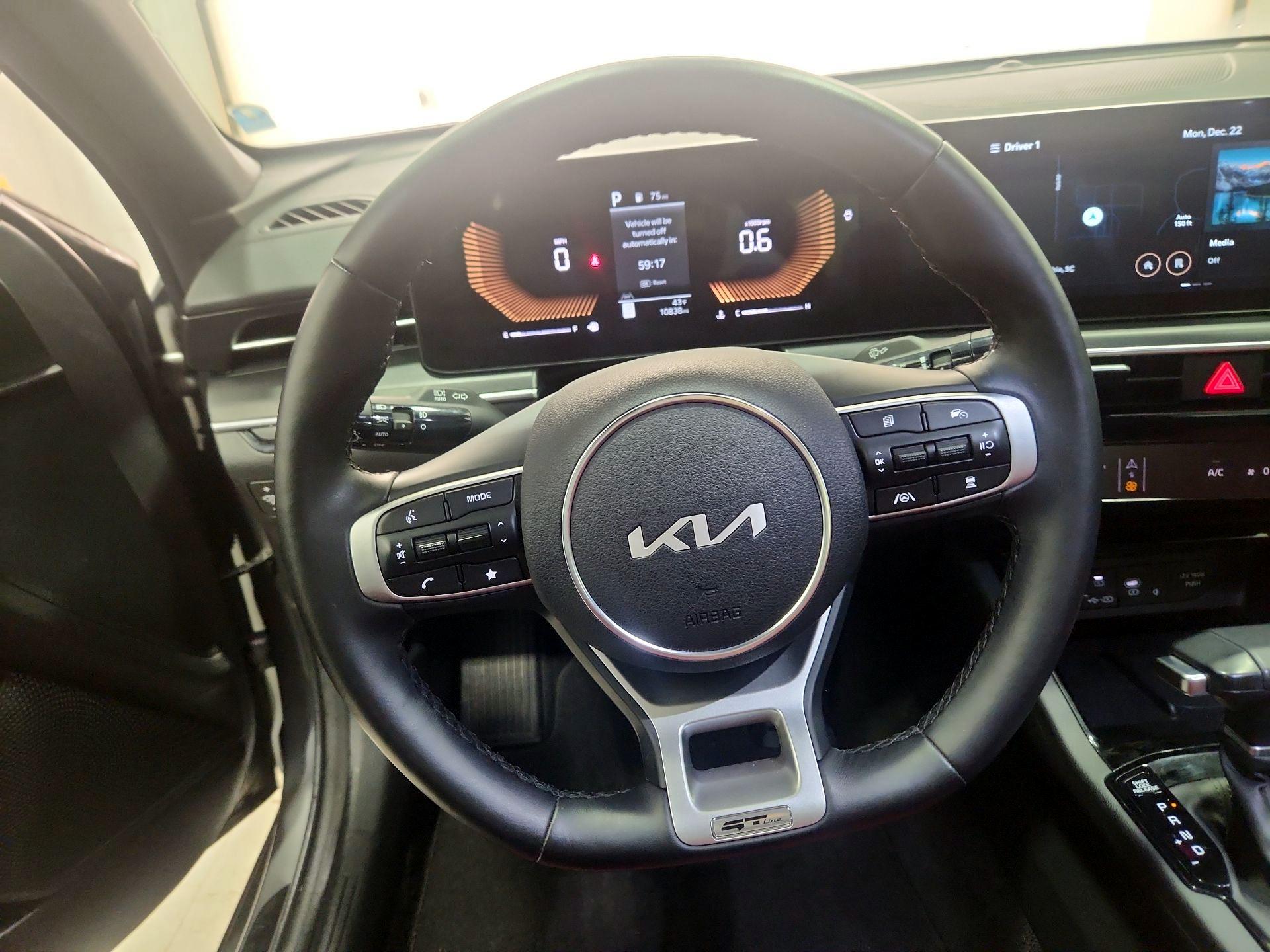 Thumbnail: 2025 Kia K5 - 10