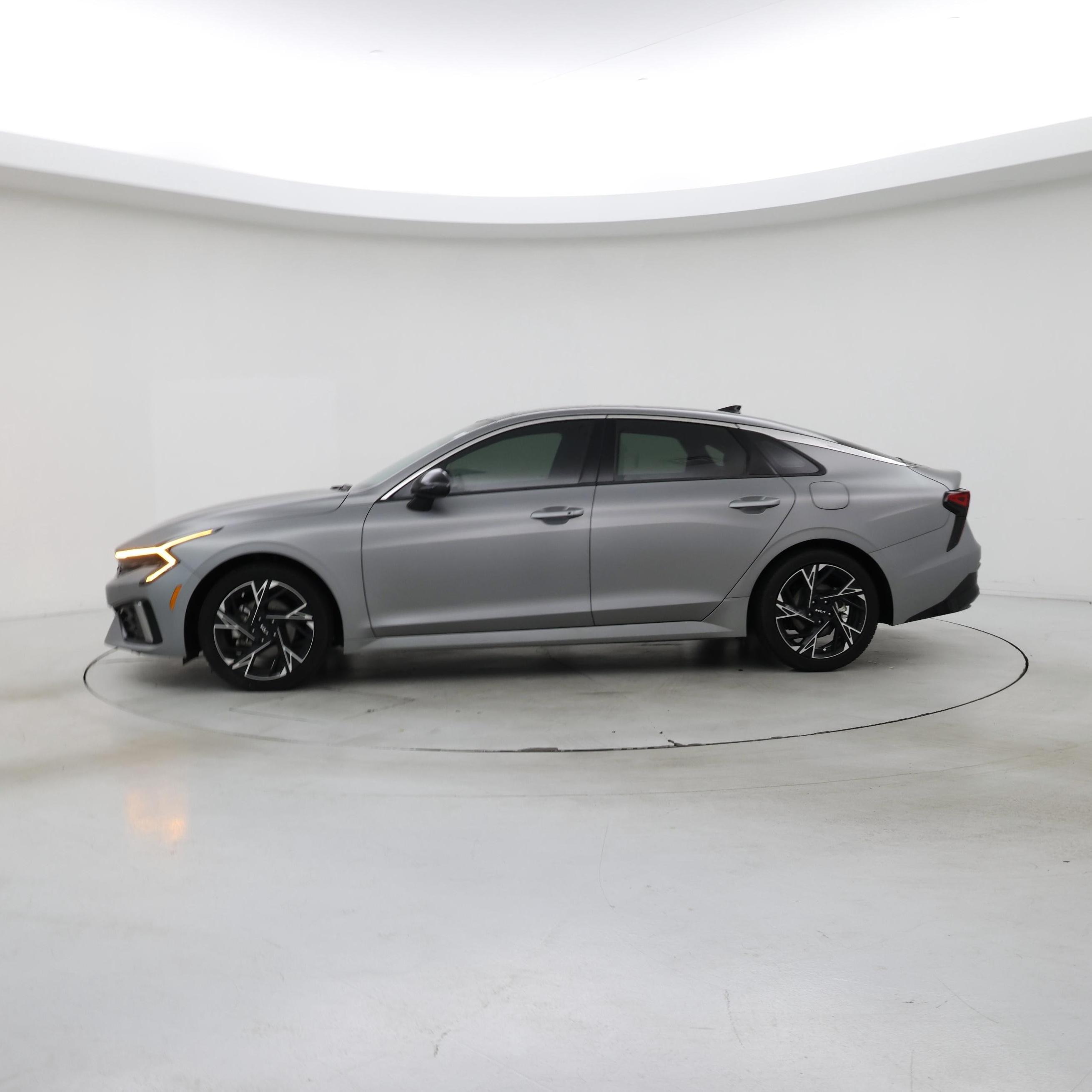 Thumbnail: 2025 Kia K5 - 3