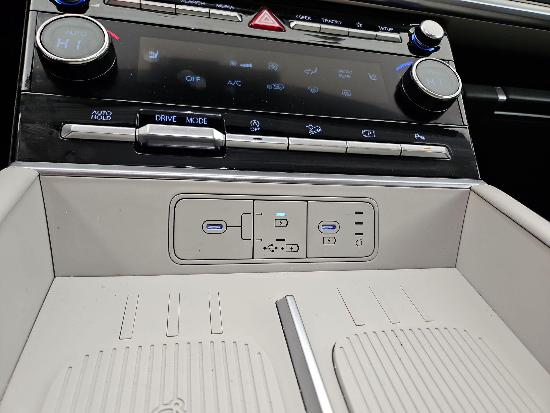 Thumbnail: 2024 Hyundai Santa Fe - 18