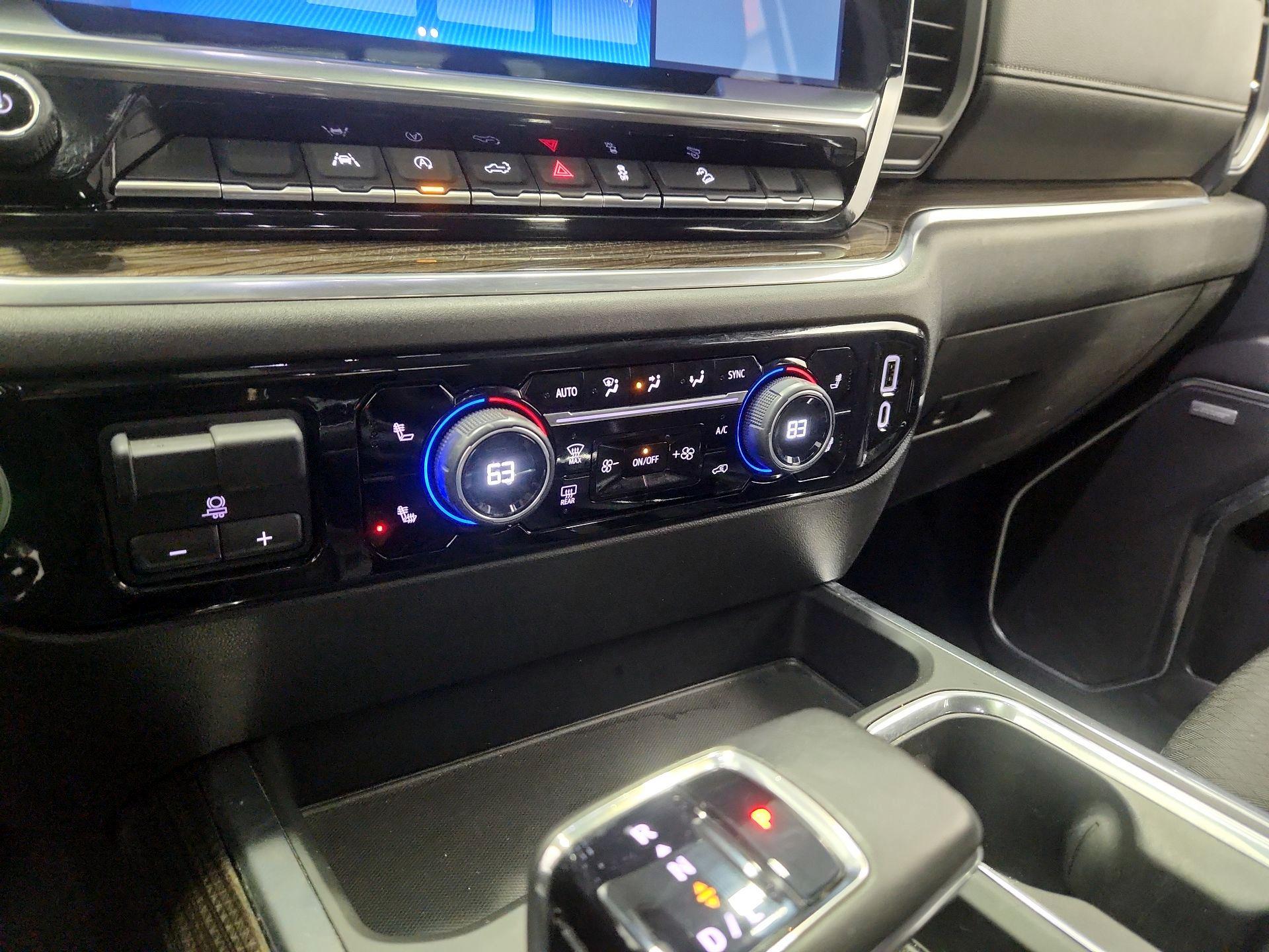 Thumbnail: 2022 Chevrolet Silverado 1500 - 16